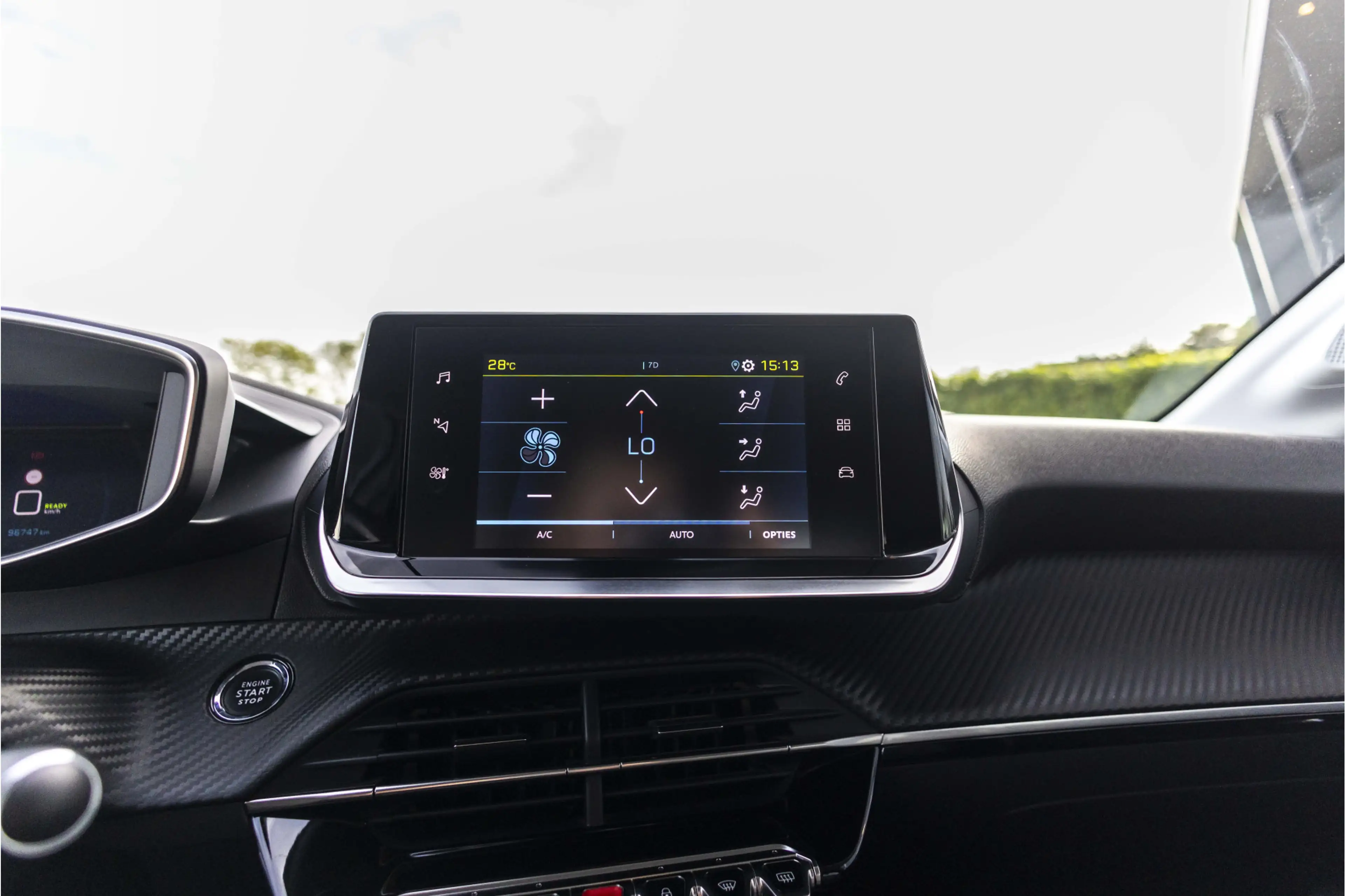 Peugeot e-208 EV Allure Pack 50 kWh Camera | Carplay — photo 24