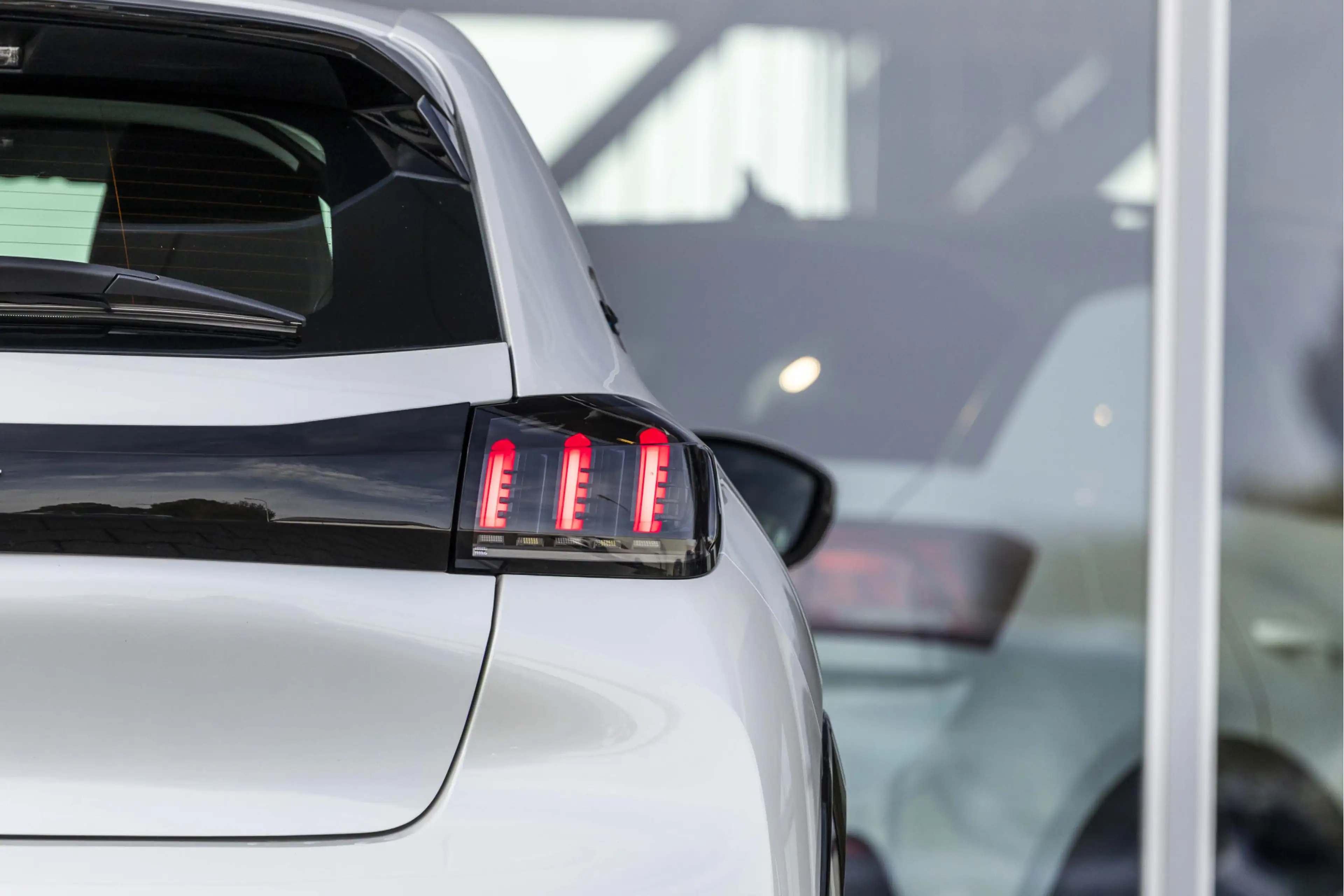 Peugeot e-208 EV Allure Pack 50 kWh Camera | Carplay — photo 36