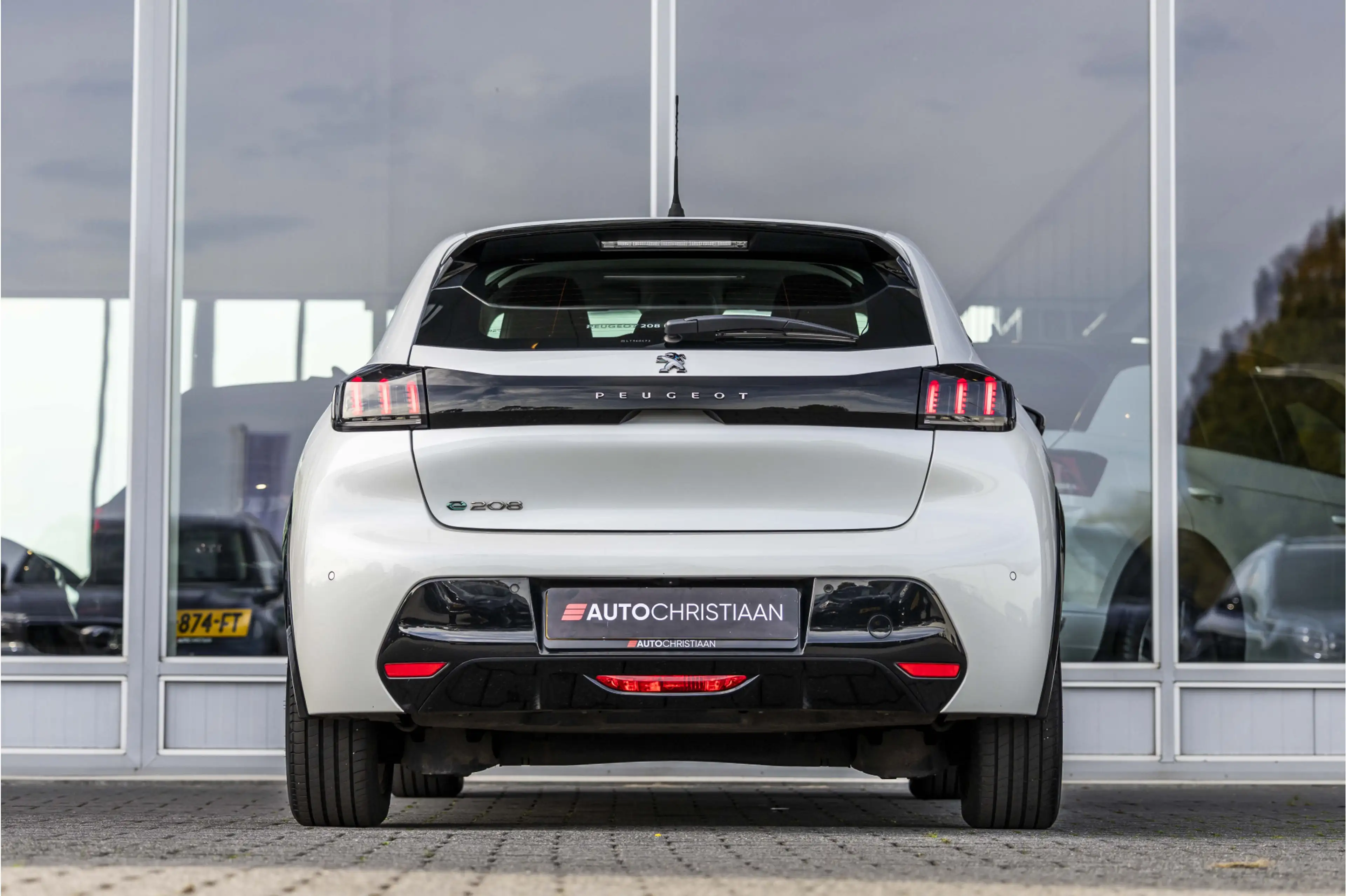Peugeot e-208 EV Allure Pack 50 kWh Camera | Carplay — photo 4