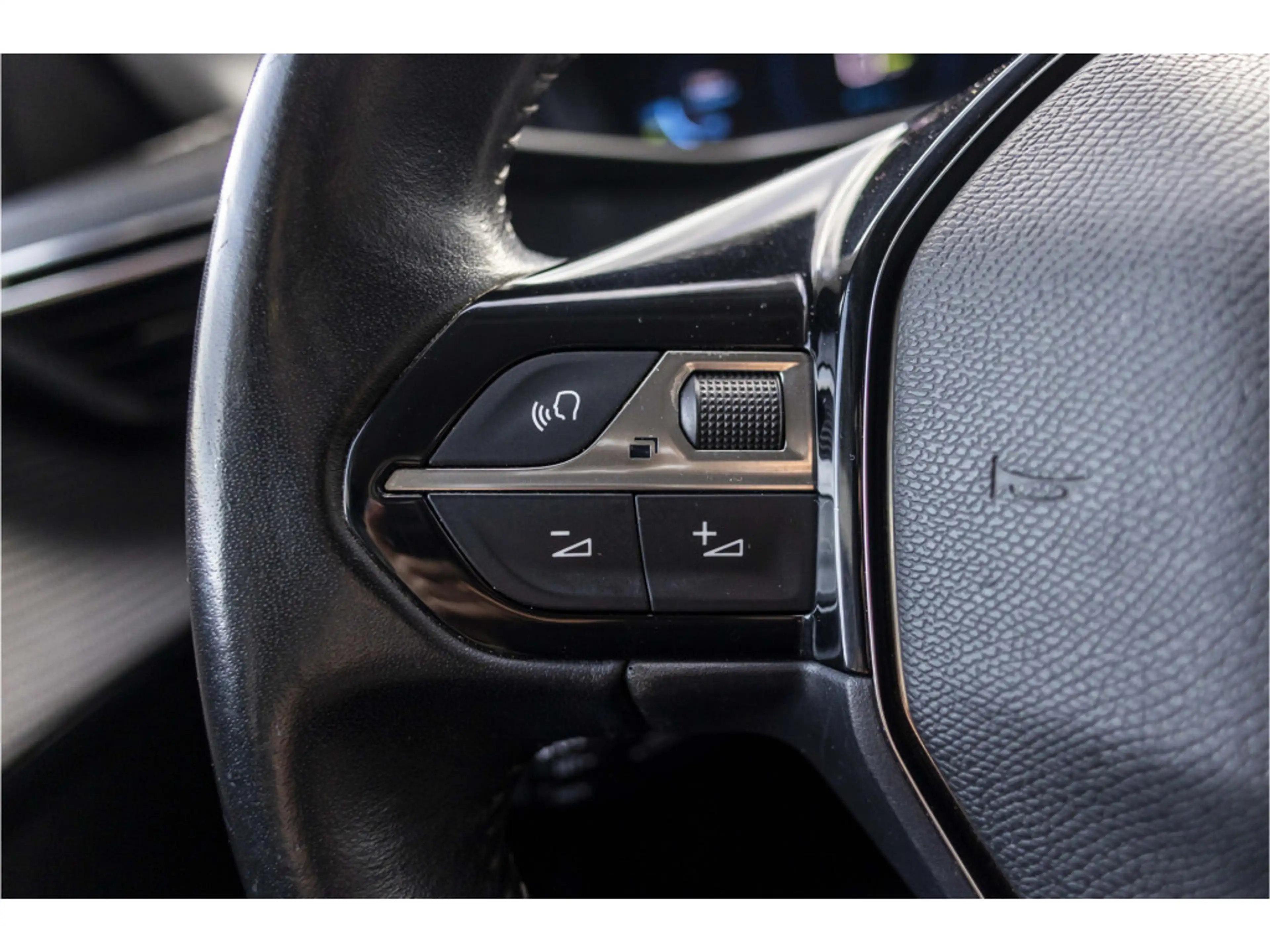 Peugeot e-208 EV Allure Pack 50 kWh Camera | Carplay — photo 29