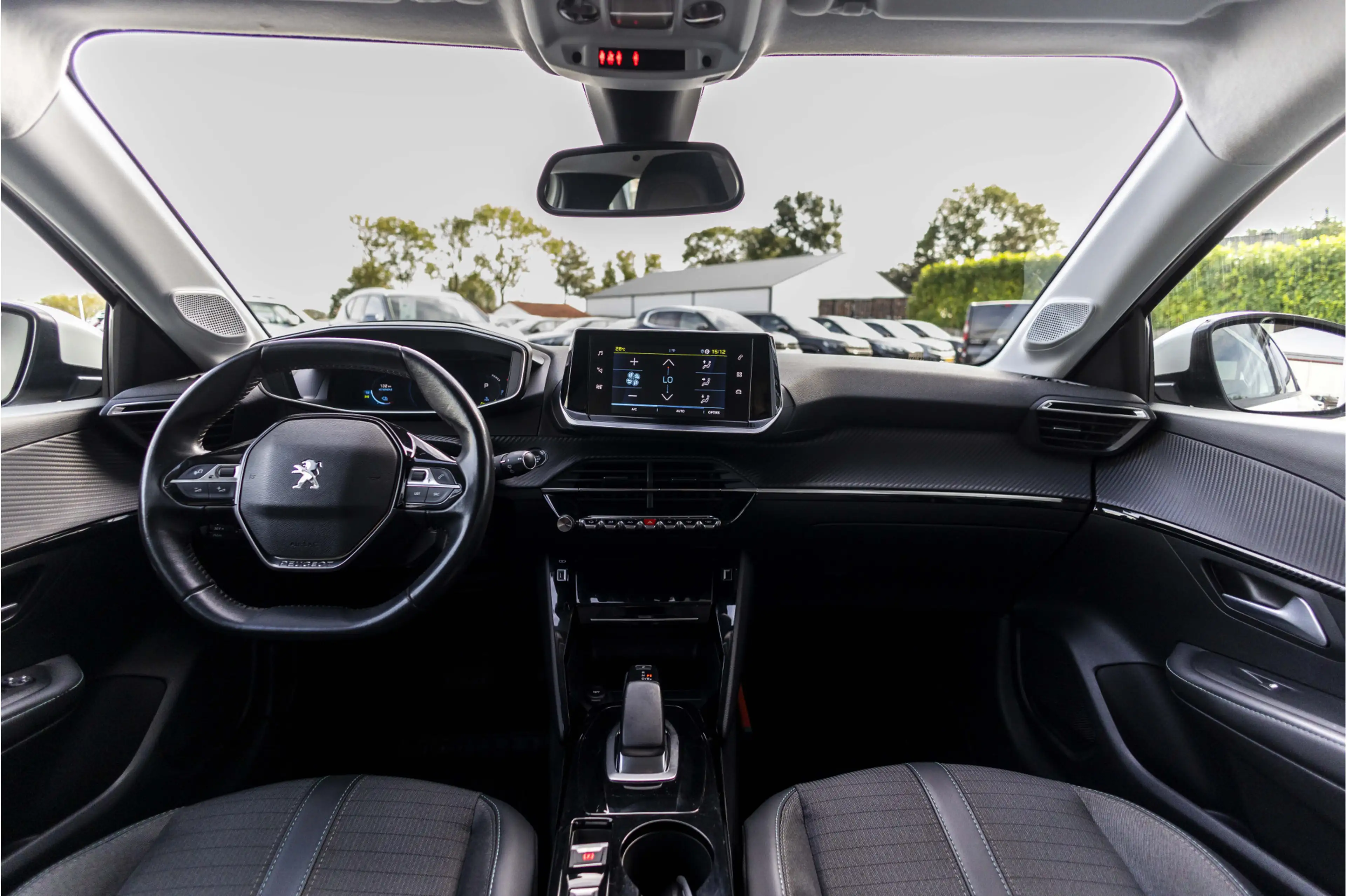 Peugeot e-208 EV Allure Pack 50 kWh Camera | Carplay — photo 27