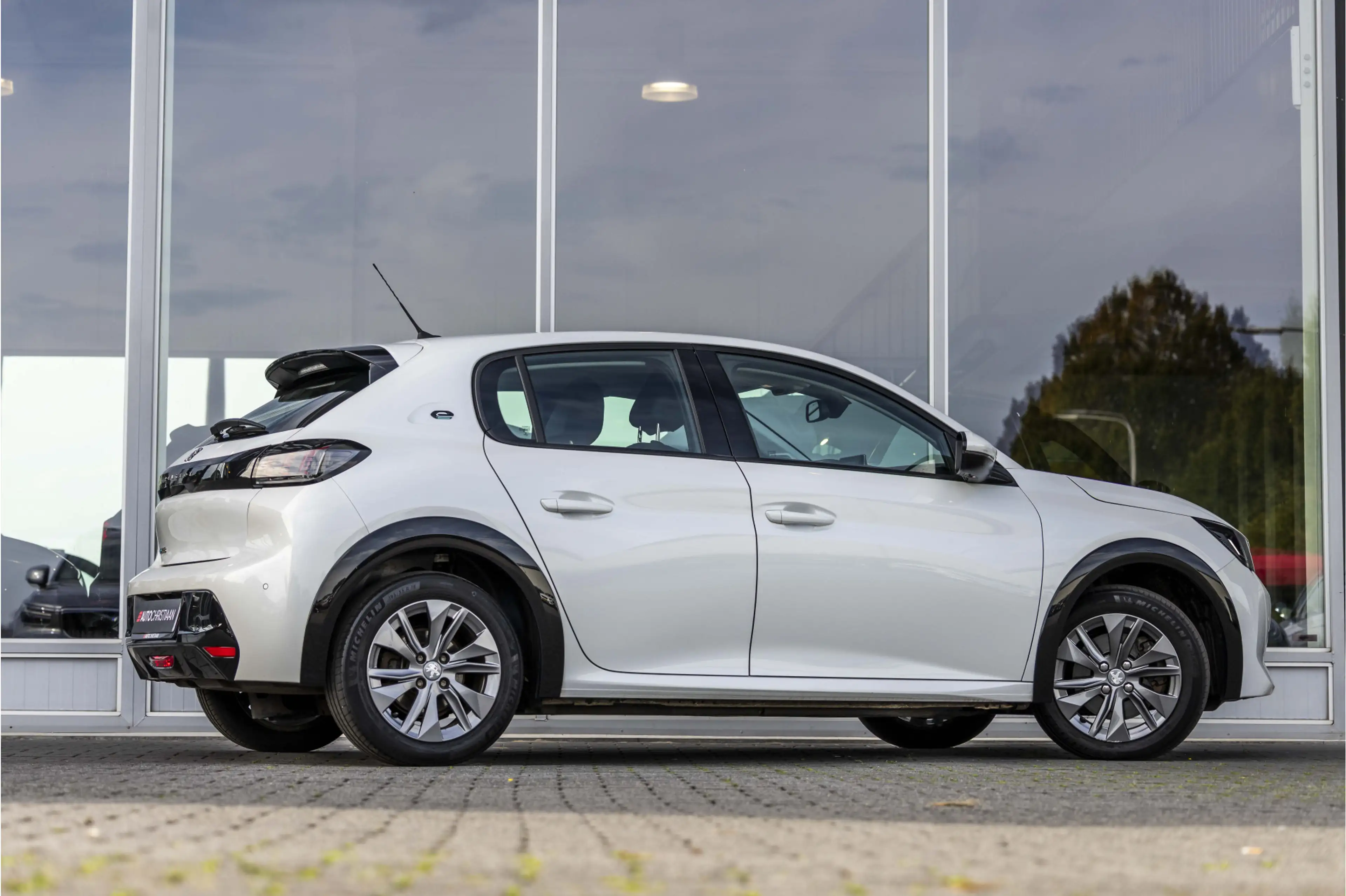 Peugeot e-208 EV Allure Pack 50 kWh Camera | Carplay — photo 2