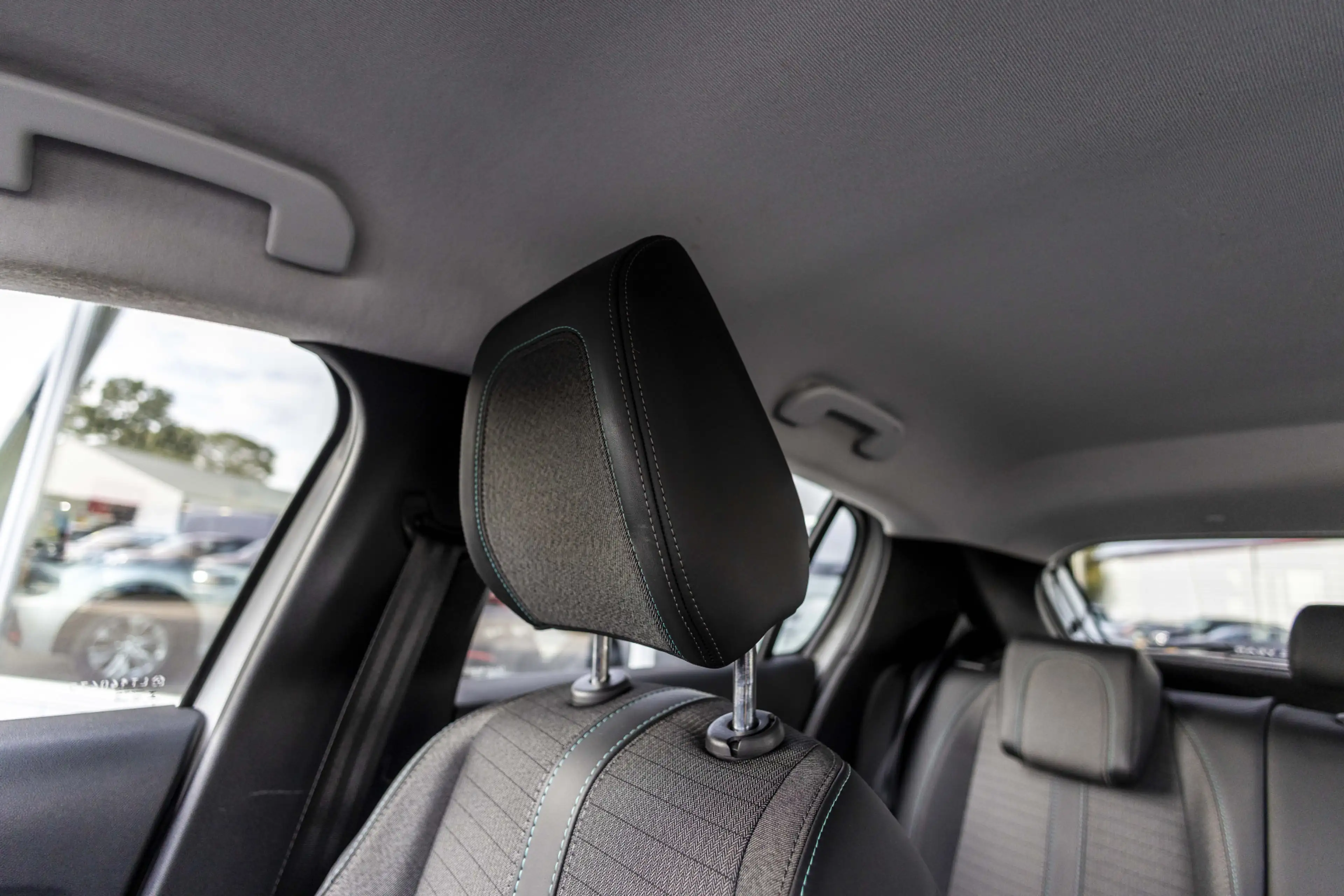Peugeot e-208 EV Allure Pack 50 kWh Camera | Carplay — photo 11