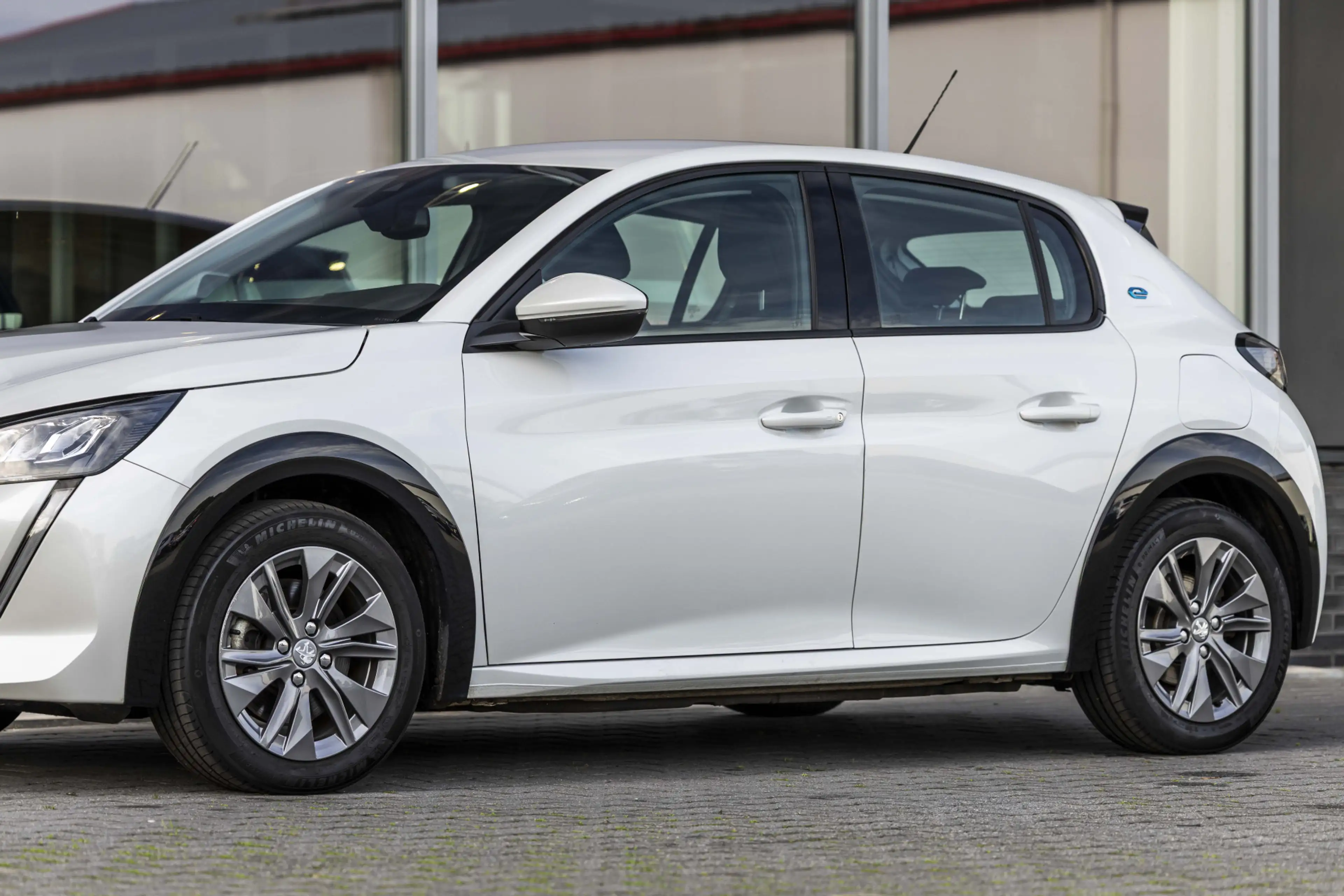 Peugeot e-208 EV Allure Pack 50 kWh Camera | Carplay — photo 14