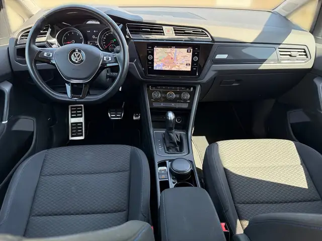 Volkswagen Touran view 8