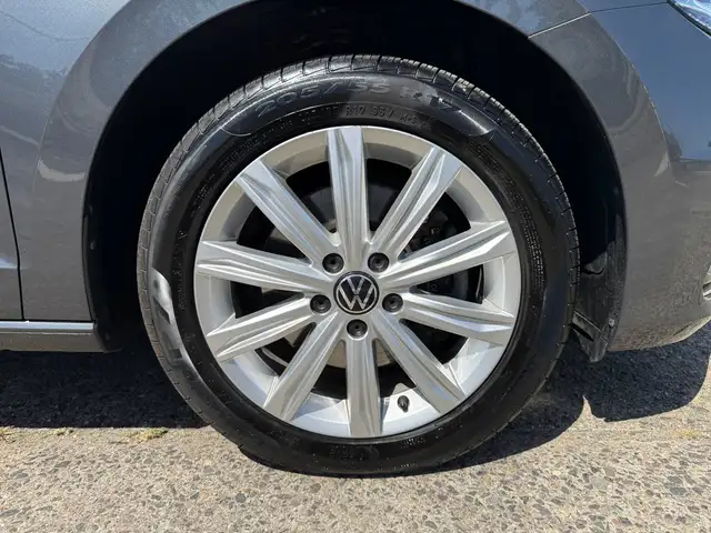 Volkswagen Touran view 15