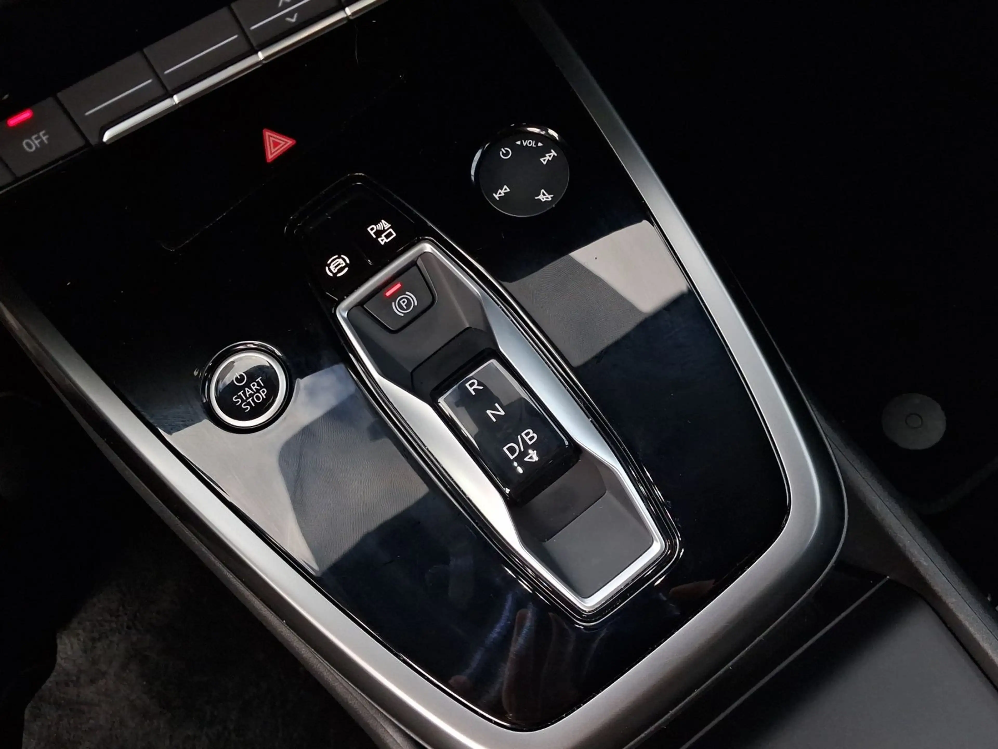 Audi Q4 e-tron 40 LM19 KAMERA SONOS PDC — photo 7