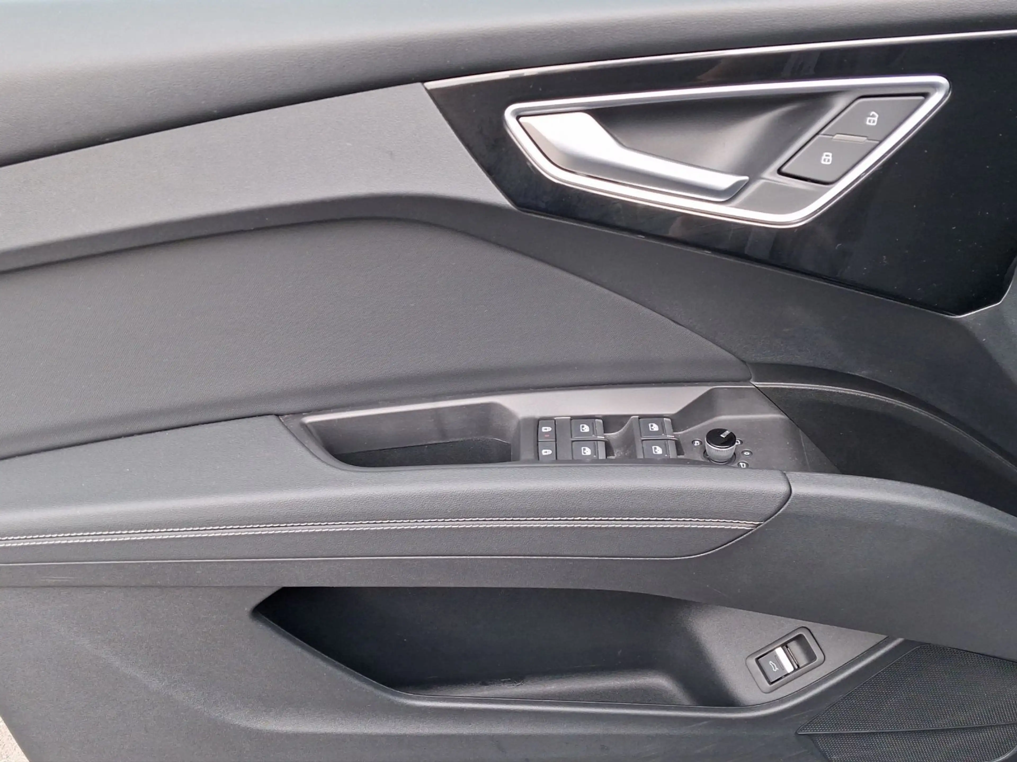 Audi Q4 e-tron 40 LM19 KAMERA SONOS PDC — photo 15