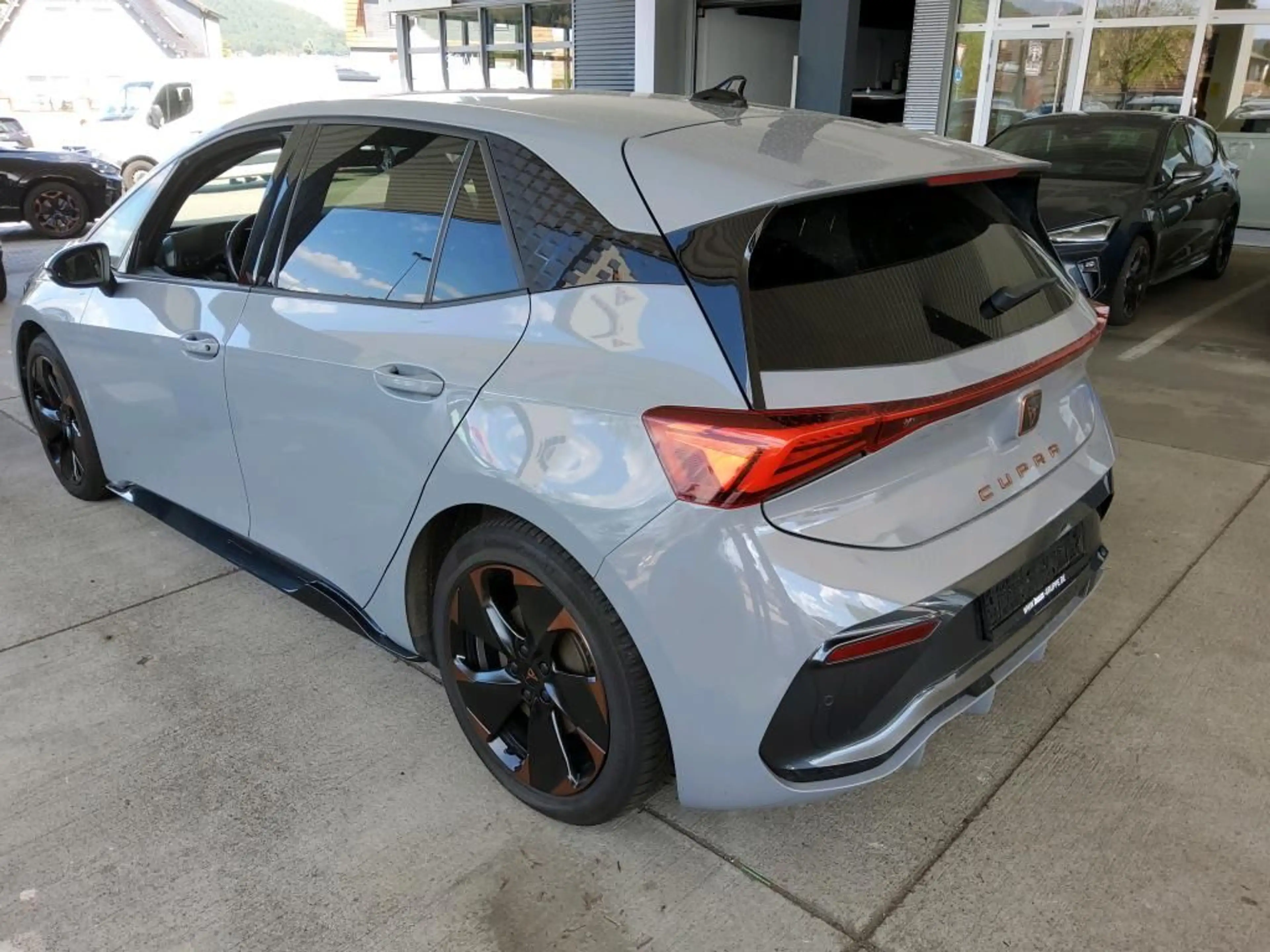 CUPRA Born 150 kW+SHZ+RFK+Navi — photo 2