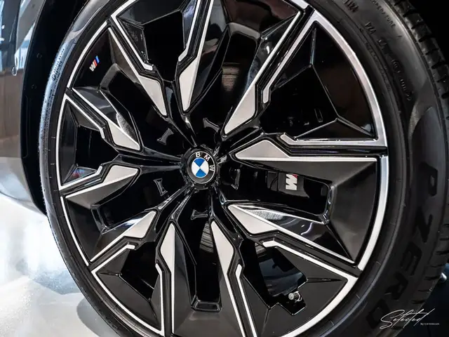 BMW 760 M760e xDrive*LUFTFED*PANO*MEMORY*SOFT-CLOSE*B&W* Ansicht 4