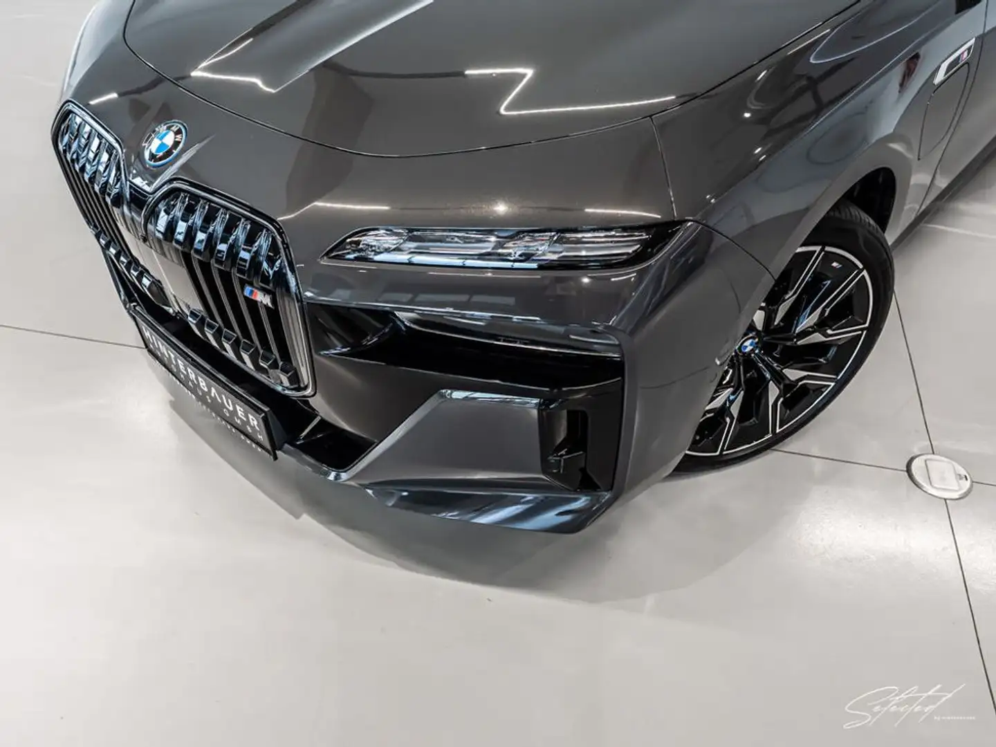 BMW 760 M760e xDrive*LUFTFED*PANO*MEMORY*SOFT-CLOSE*B&W* Gris - 2