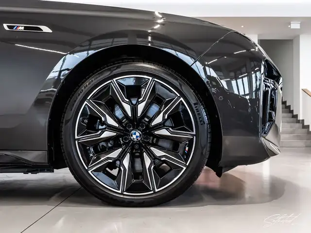BMW 760 M760e xDrive*LUFTFED*PANO*MEMORY*SOFT-CLOSE*B&W* Ansicht 48