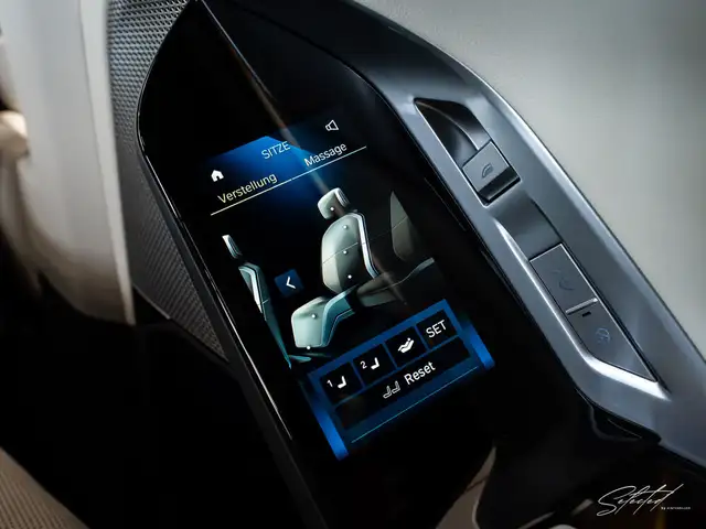 BMW 760 M760e xDrive*LUFTFED*PANO*MEMORY*SOFT-CLOSE*B&W* Ansicht 44
