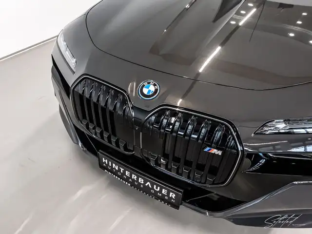 BMW 760 M760e xDrive*LUFTFED*PANO*MEMORY*SOFT-CLOSE*B&W* Ansicht 49