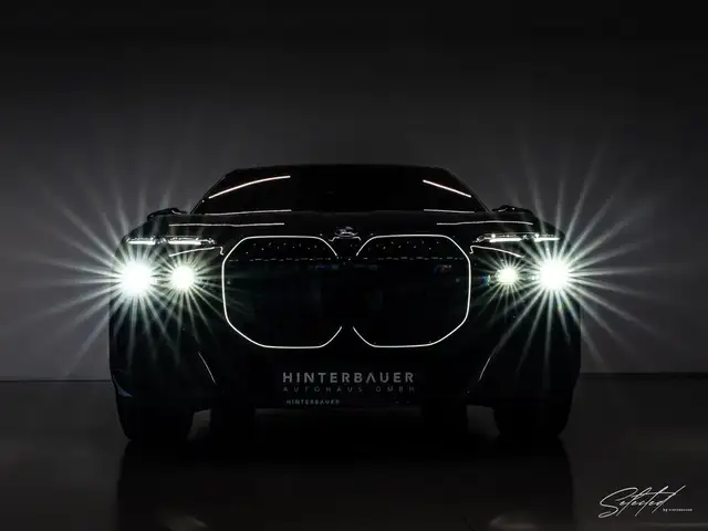 BMW 760 M760e xDrive*LUFTFED*PANO*MEMORY*SOFT-CLOSE*B&W* Ansicht 23