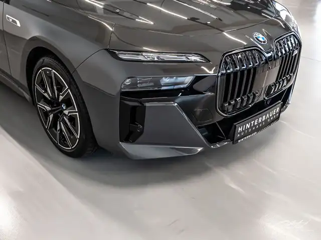 BMW 760 M760e xDrive*LUFTFED*PANO*MEMORY*SOFT-CLOSE*B&W* Ansicht 11