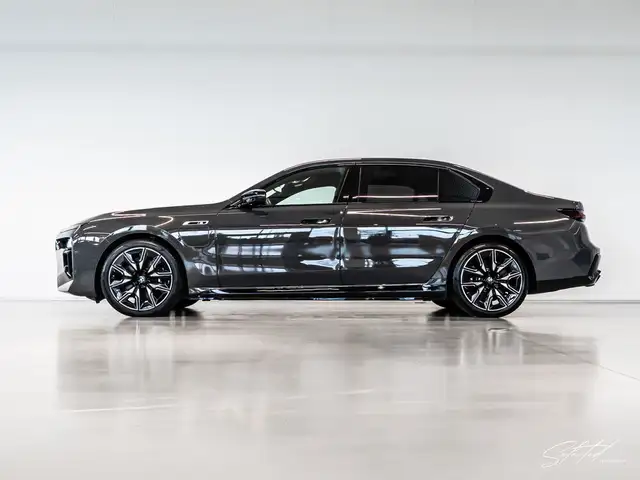 BMW 760 M760e xDrive*LUFTFED*PANO*MEMORY*SOFT-CLOSE*B&W* Ansicht 15