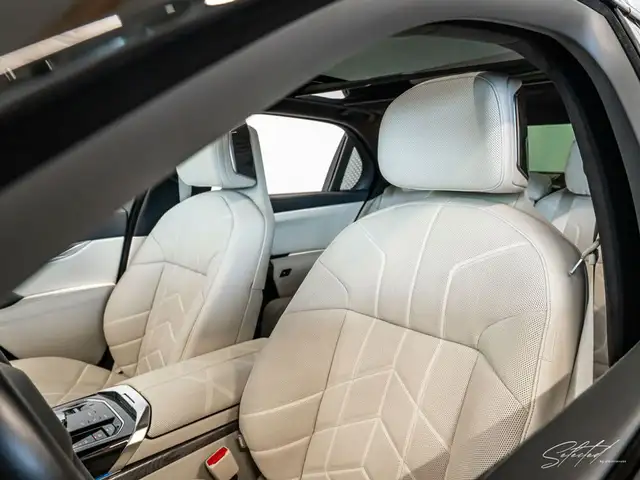 BMW 760 M760e xDrive*LUFTFED*PANO*MEMORY*SOFT-CLOSE*B&W* Ansicht 29