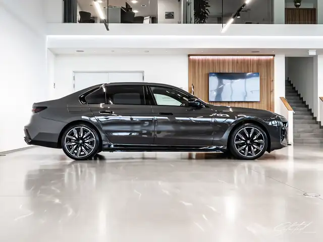 BMW 760 M760e xDrive*LUFTFED*PANO*MEMORY*SOFT-CLOSE*B&W* Ansicht 20