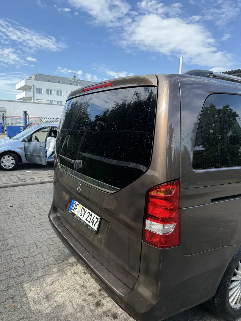 Mercedes-Benz V 220 (BlueTEC) d lang 7G-TRONIC - 2