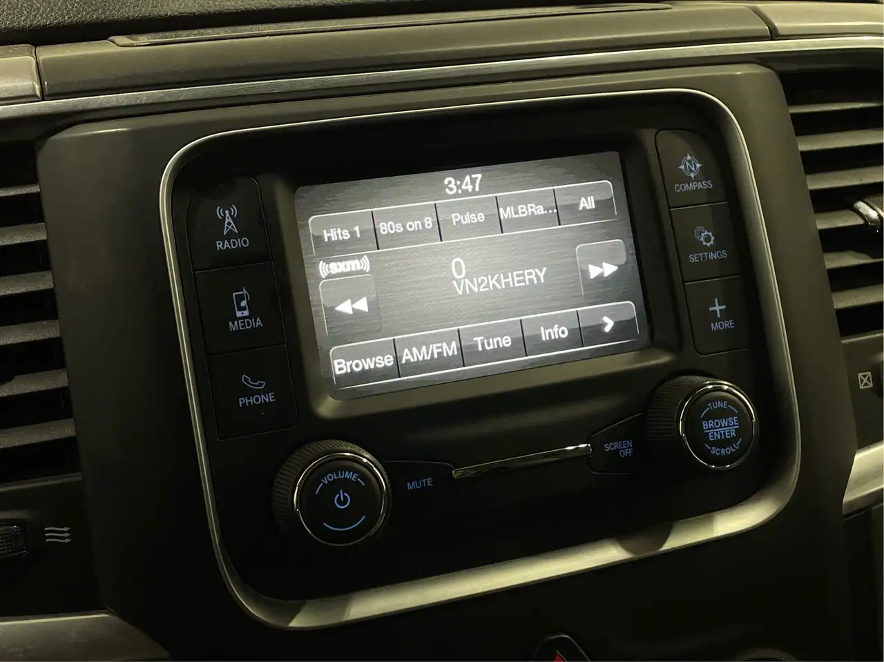 RAM 1500 снимка RAM 1500