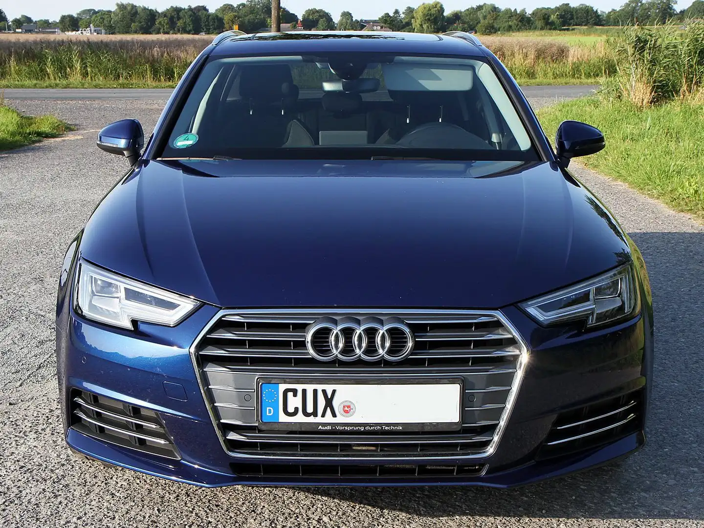 Audi A4 Avant 2.0 TFSI ultra Blau - 2