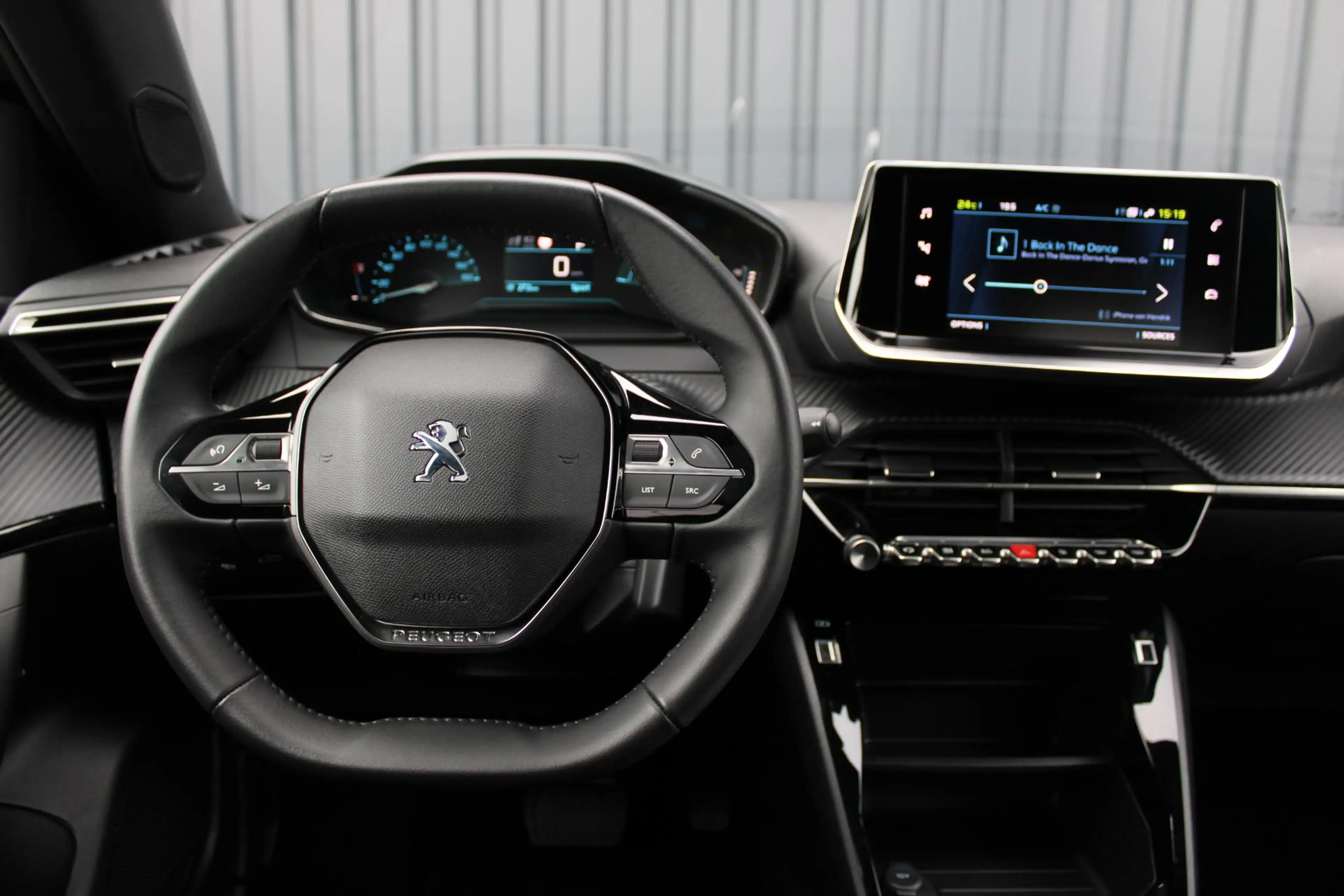 Peugeot e-2008 EV Style 50 kWh Carplay | Navigatie | Camera | All — photo 10