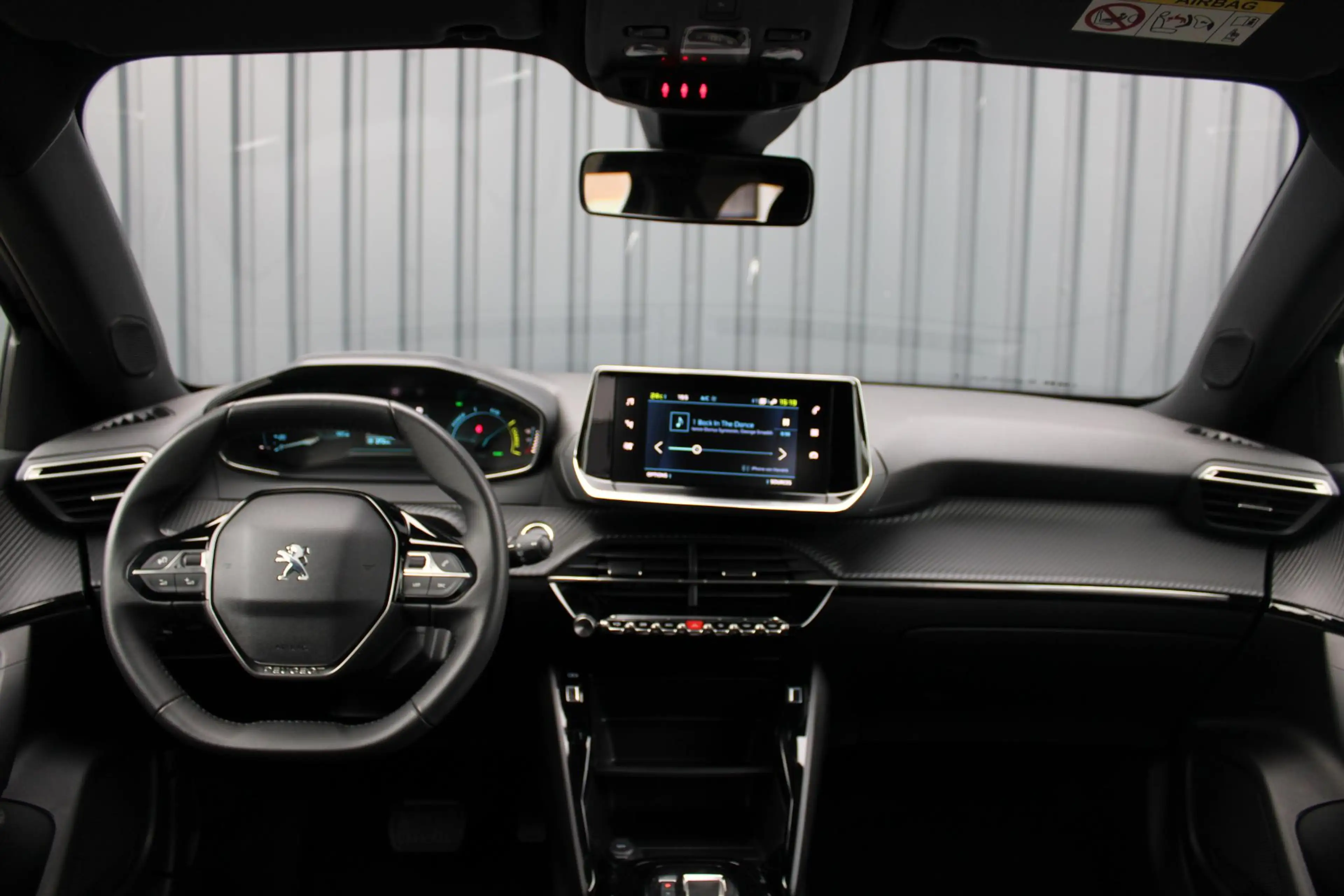 Peugeot e-2008 EV Style 50 kWh Carplay | Navigatie | Camera | All — photo 9