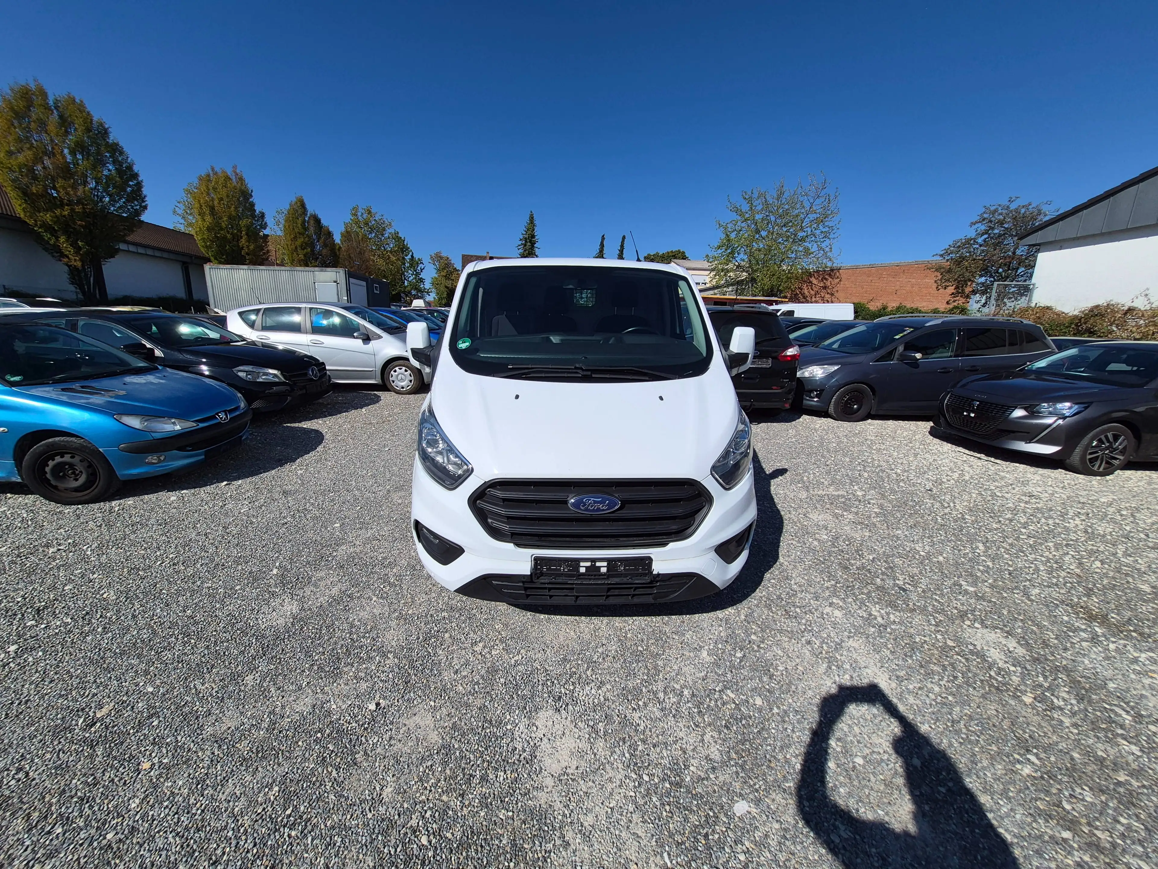 Ford Transit Custom 320 L1 — photo 2