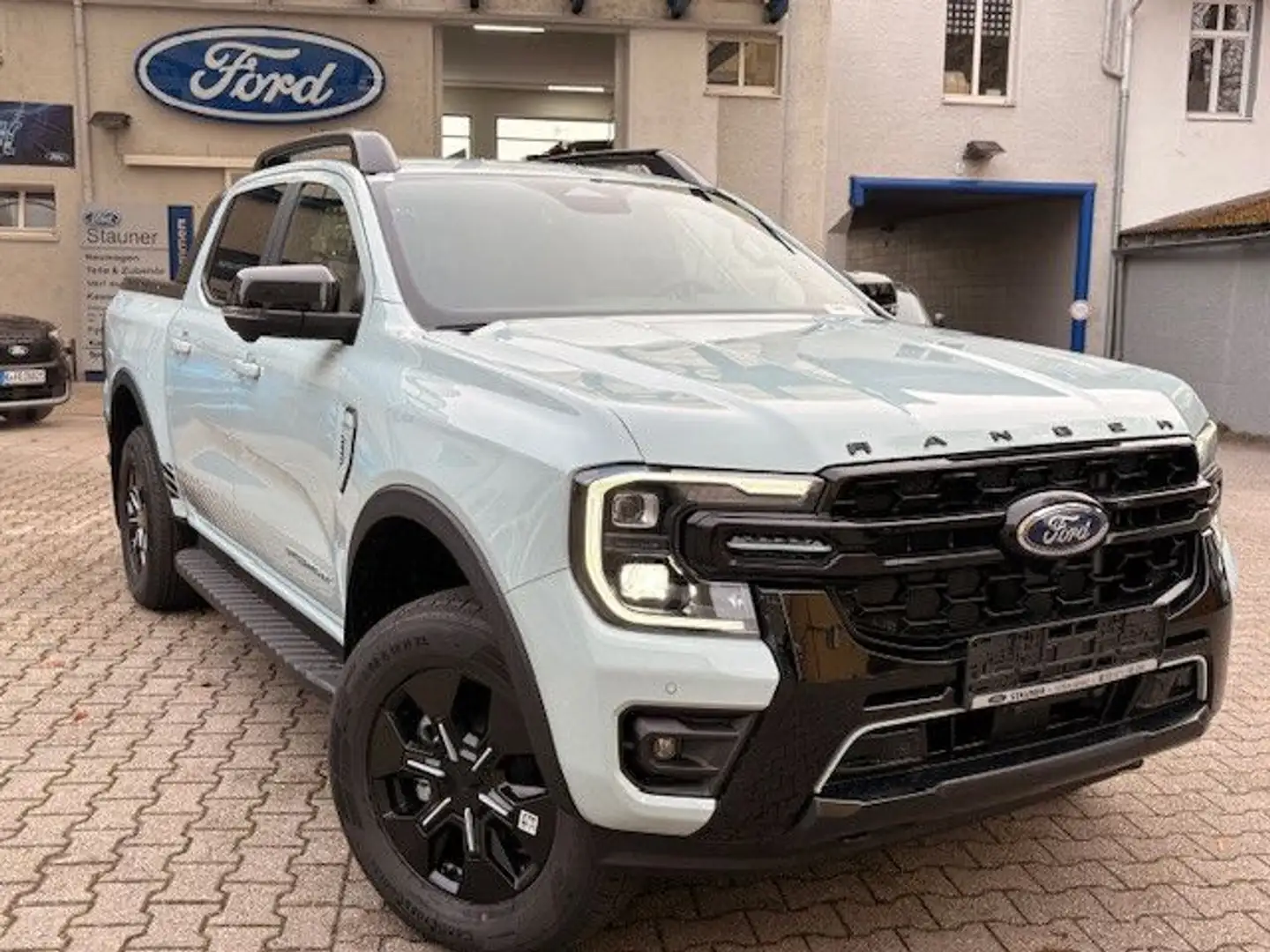 Ford Ranger Stormtrak 2.3 EcoBoost PHEV e-4WD DoKa Grau - 2