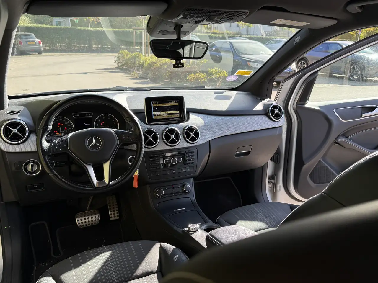 Mercedes-Benz B 200