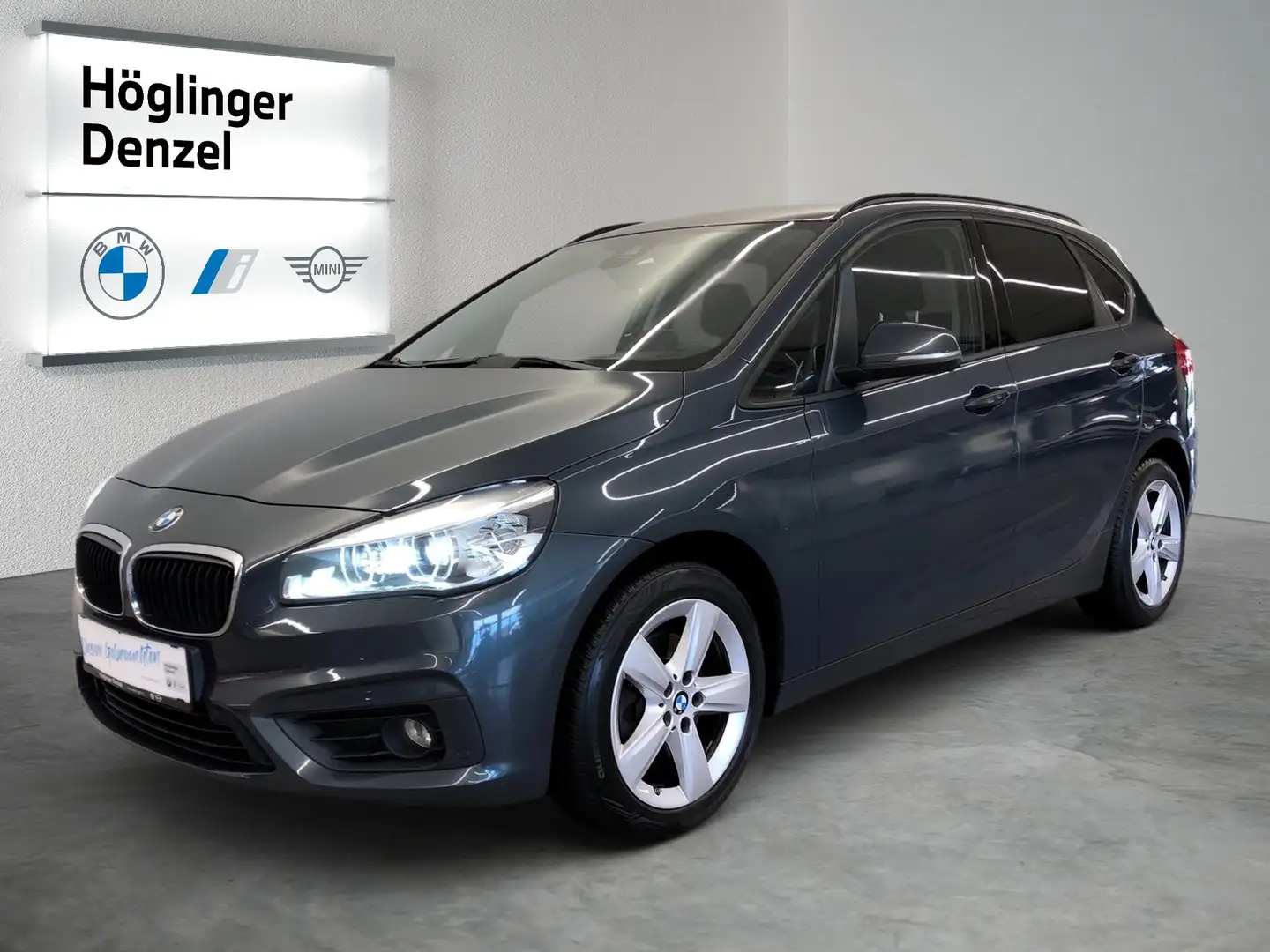 BMW 220 220d xDrive Active Tourer Grijs - 2