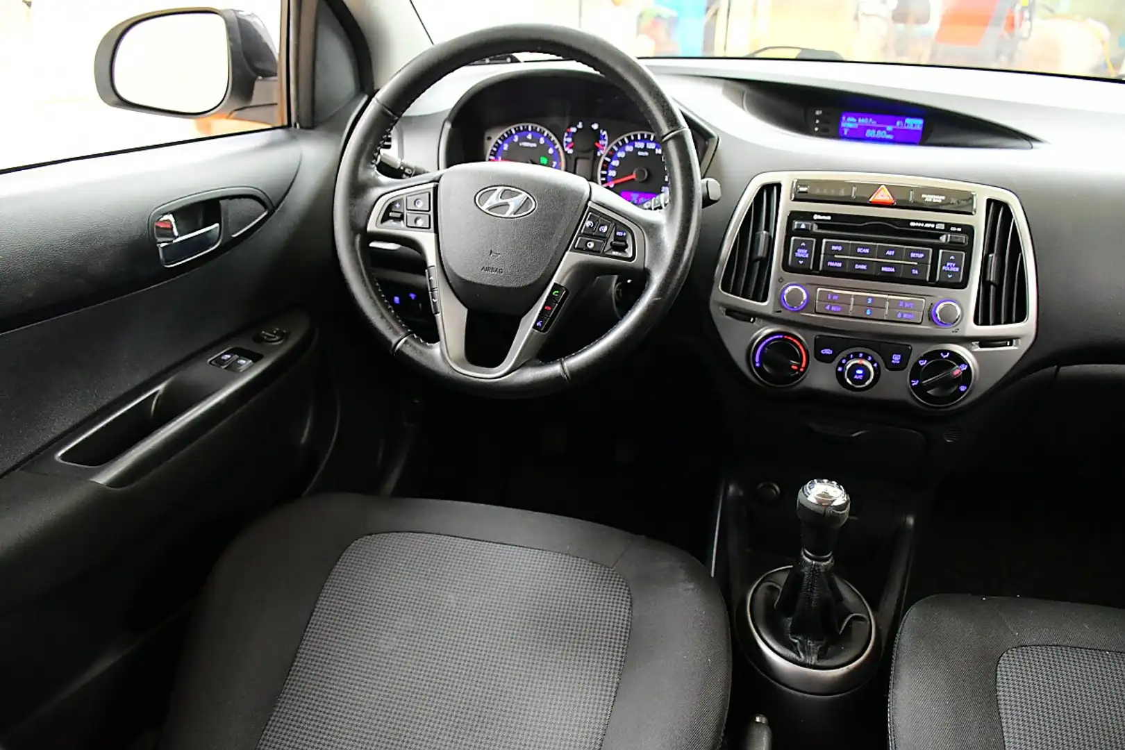 Hyundai i20 1,25 Life Go Weiß - 2