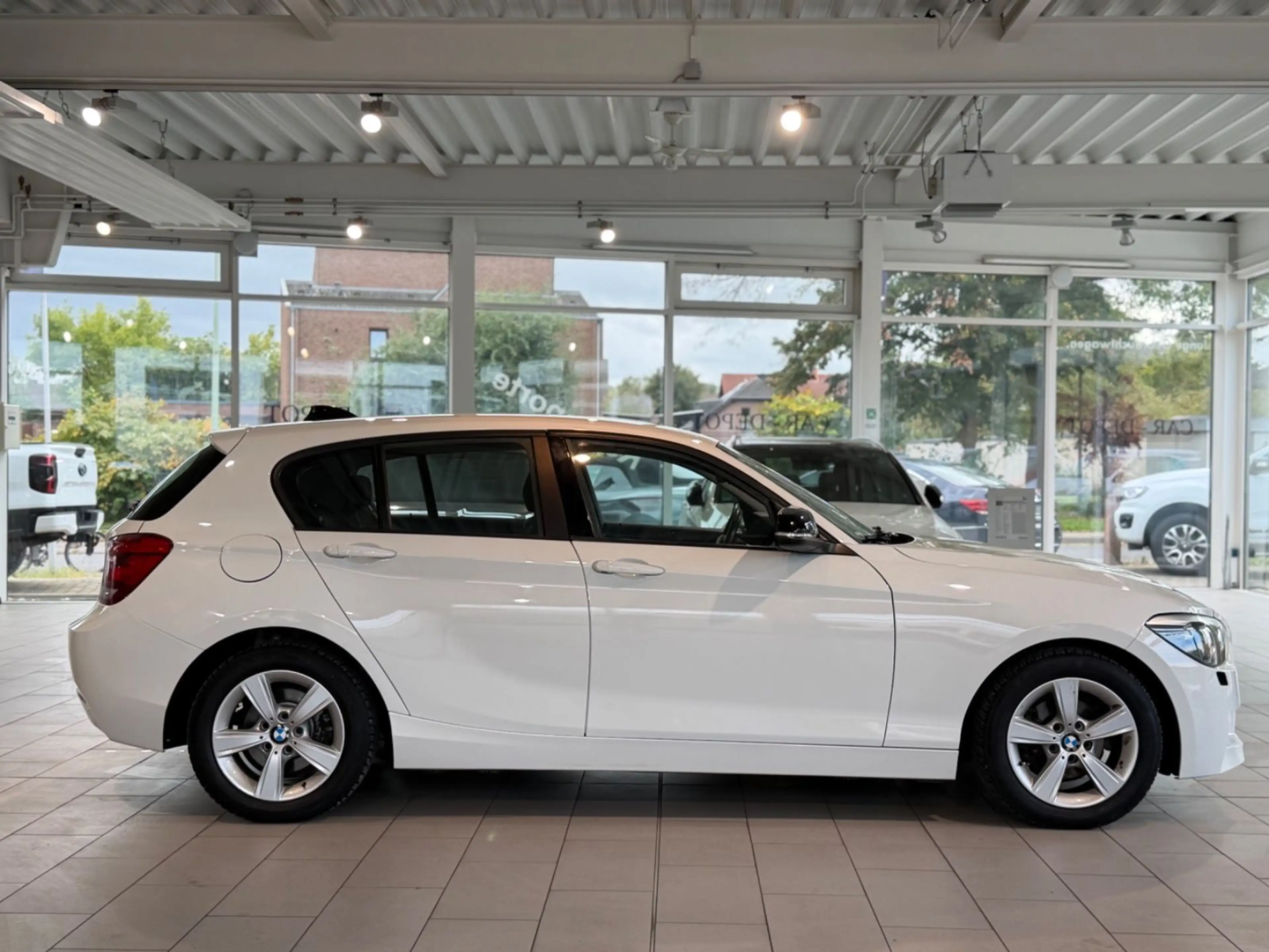BMW 116 1 Limousine 5-trg. 116 i* M-OPTIK * SPORT * — photo 6