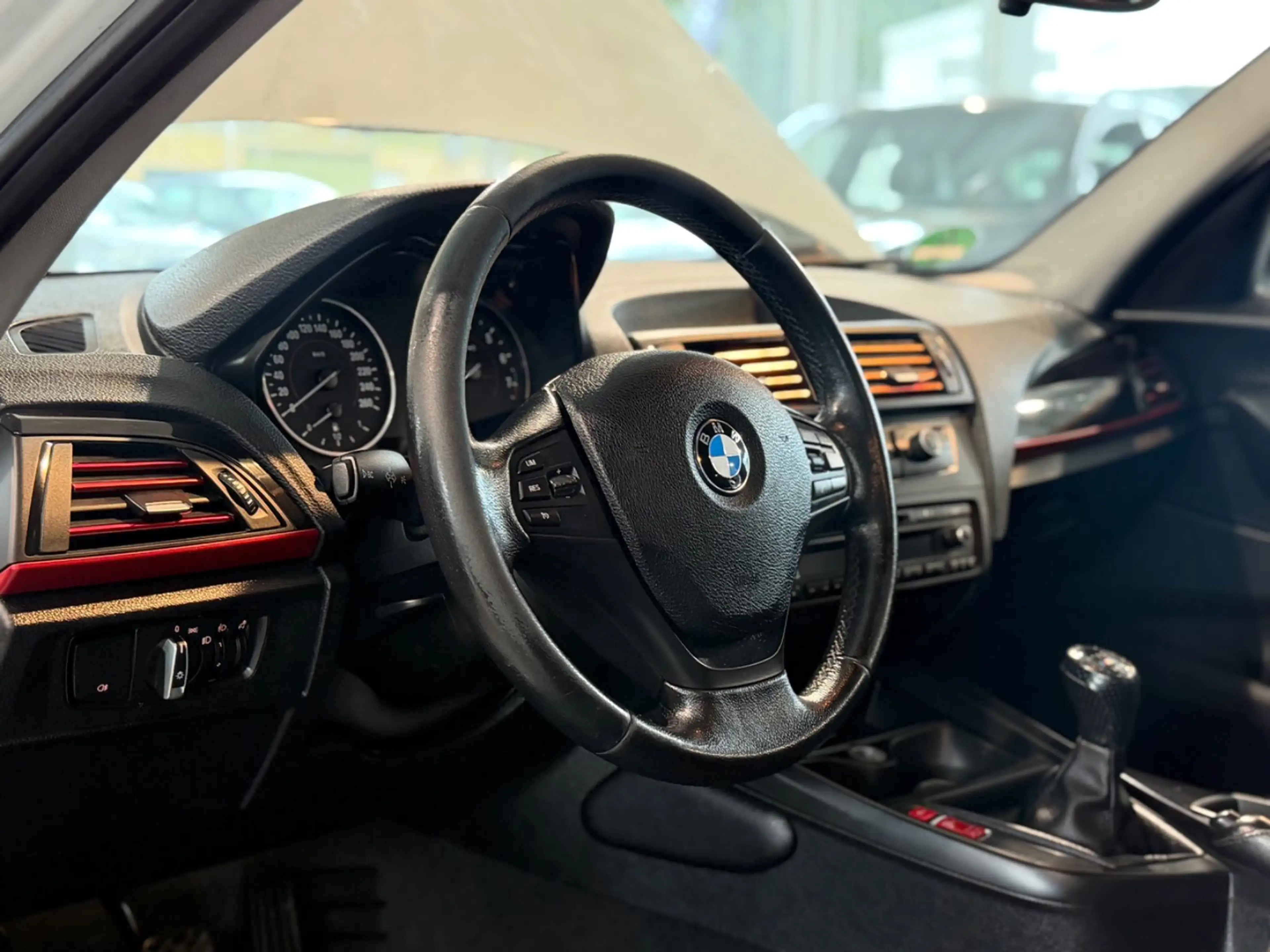 BMW 116 1 Limousine 5-trg. 116 i* M-OPTIK * SPORT * — photo 14