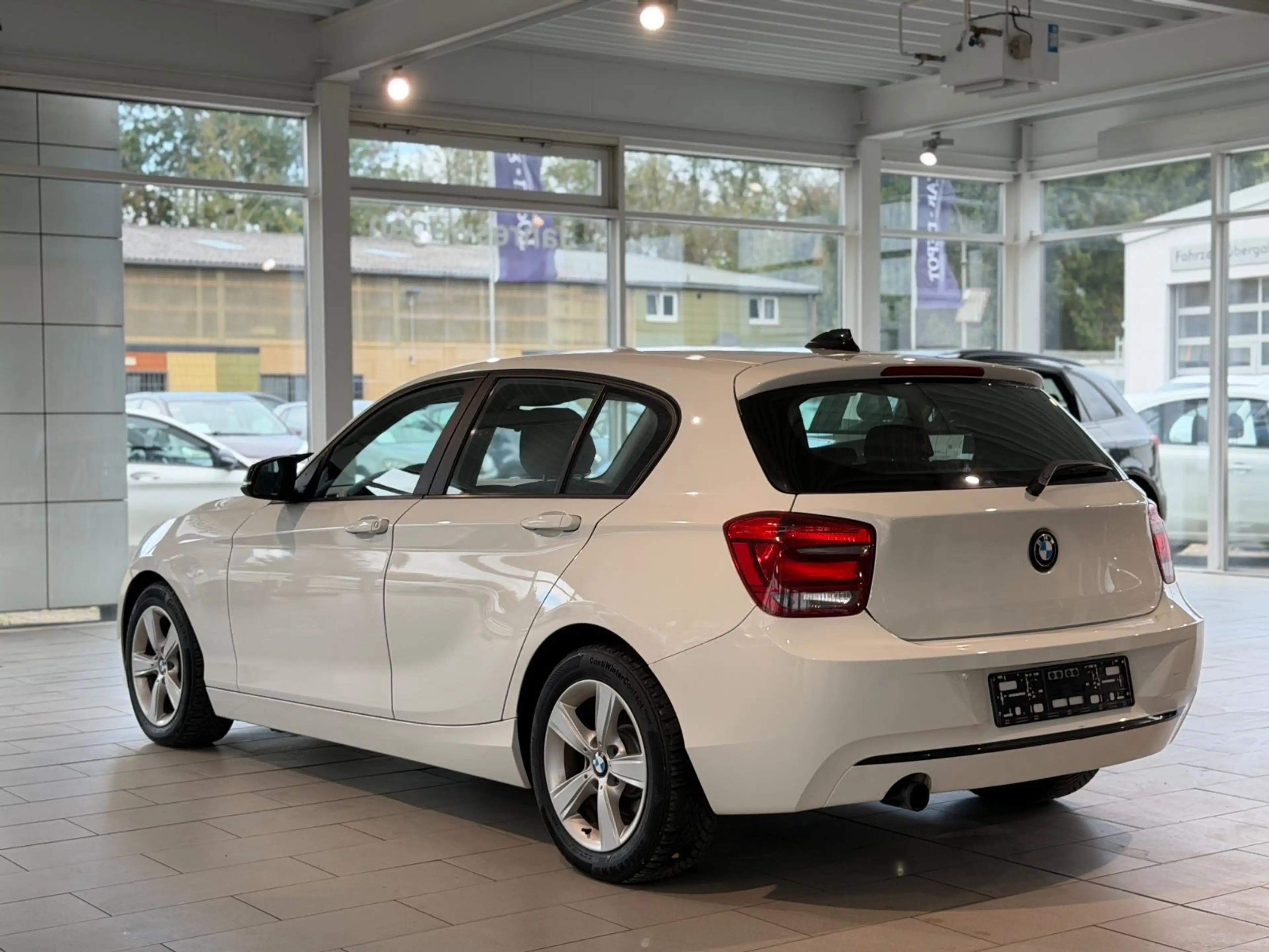BMW 116 1 Limousine 5-trg. 116 i* M-OPTIK * SPORT * — photo 4