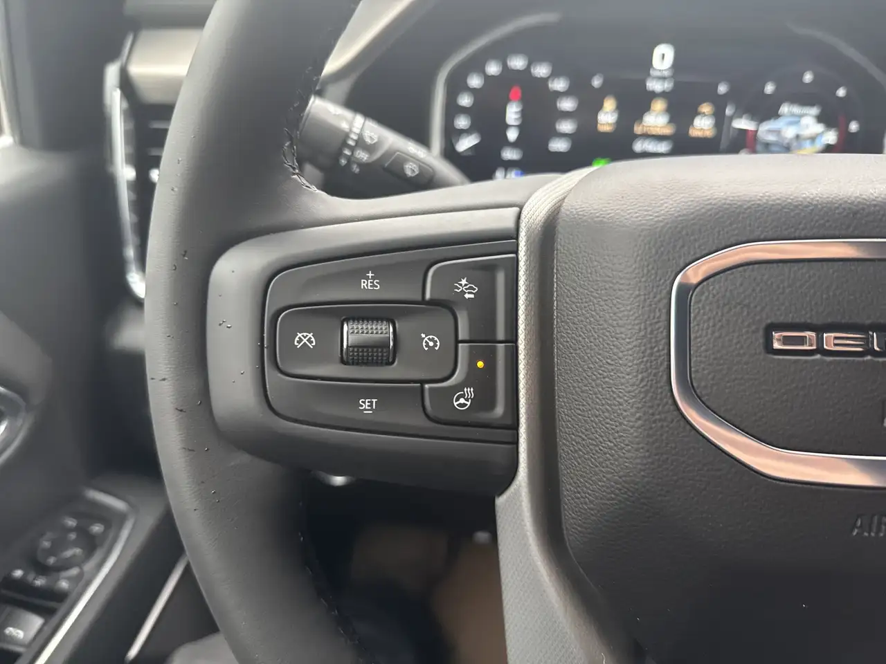 GMC Sierra 3500HD снимка GMC Sierra 3500HD