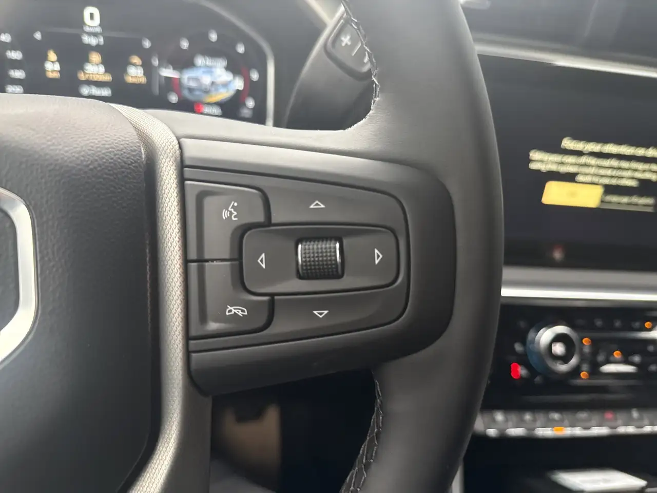 GMC Sierra 3500HD снимка GMC Sierra 3500HD