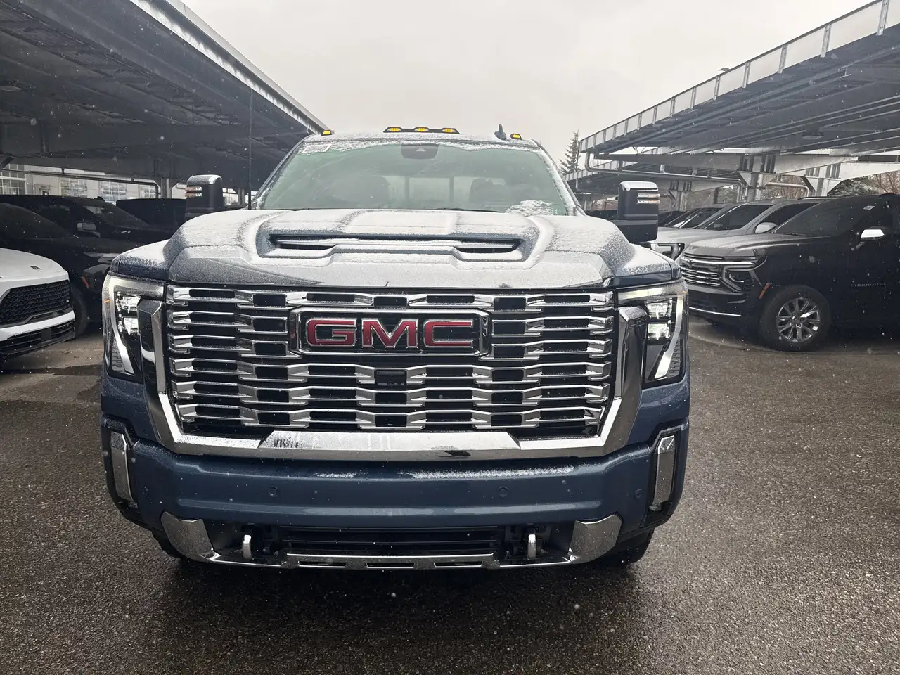 GMC Sierra 3500HD снимка GMC Sierra 3500HD