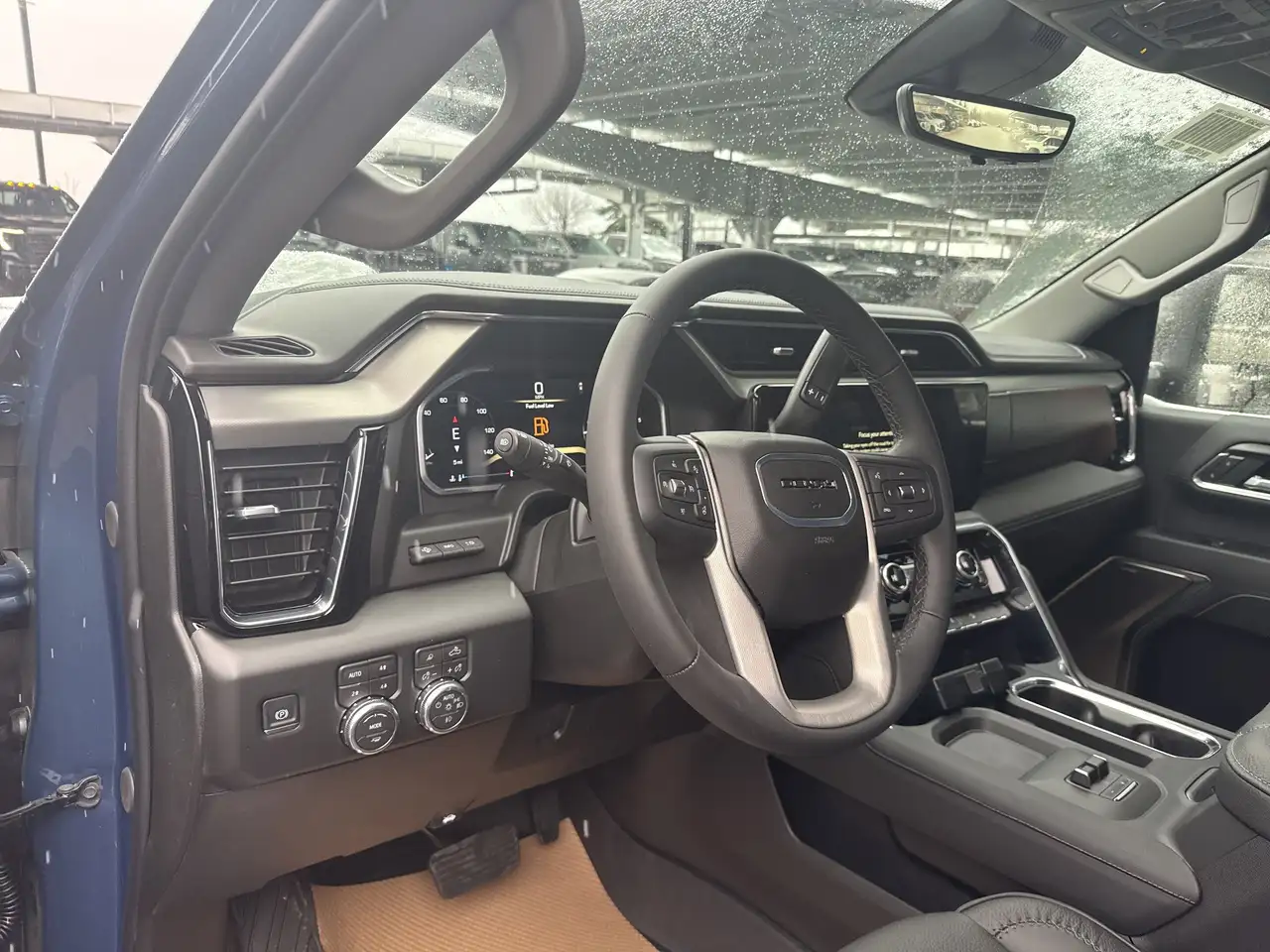 GMC Sierra 3500HD снимка GMC Sierra 3500HD