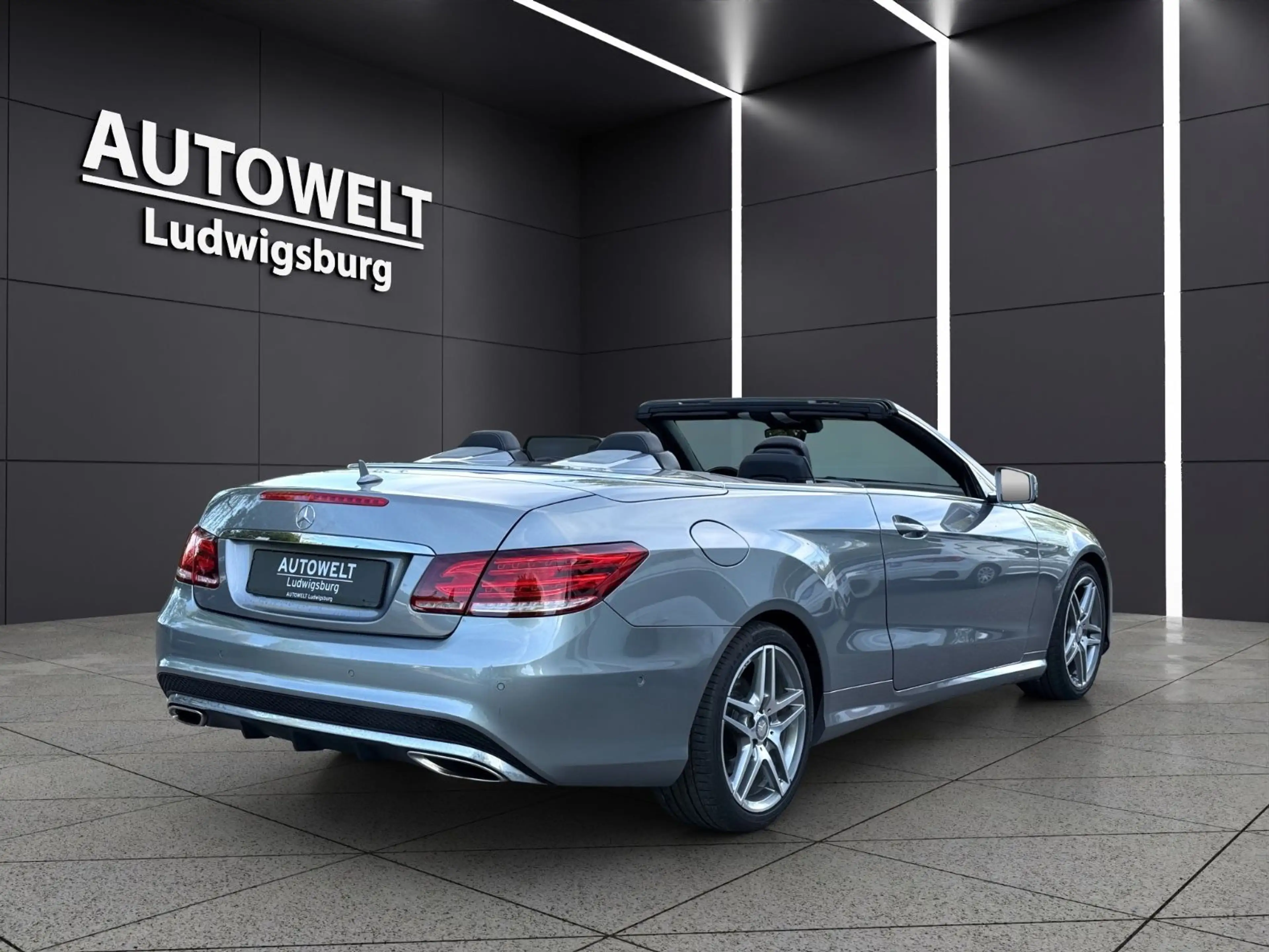 Mercedes-Benz E 250 E250 Cabrio AMG Line LED-NAVI-LEDER-PDC — photo 5