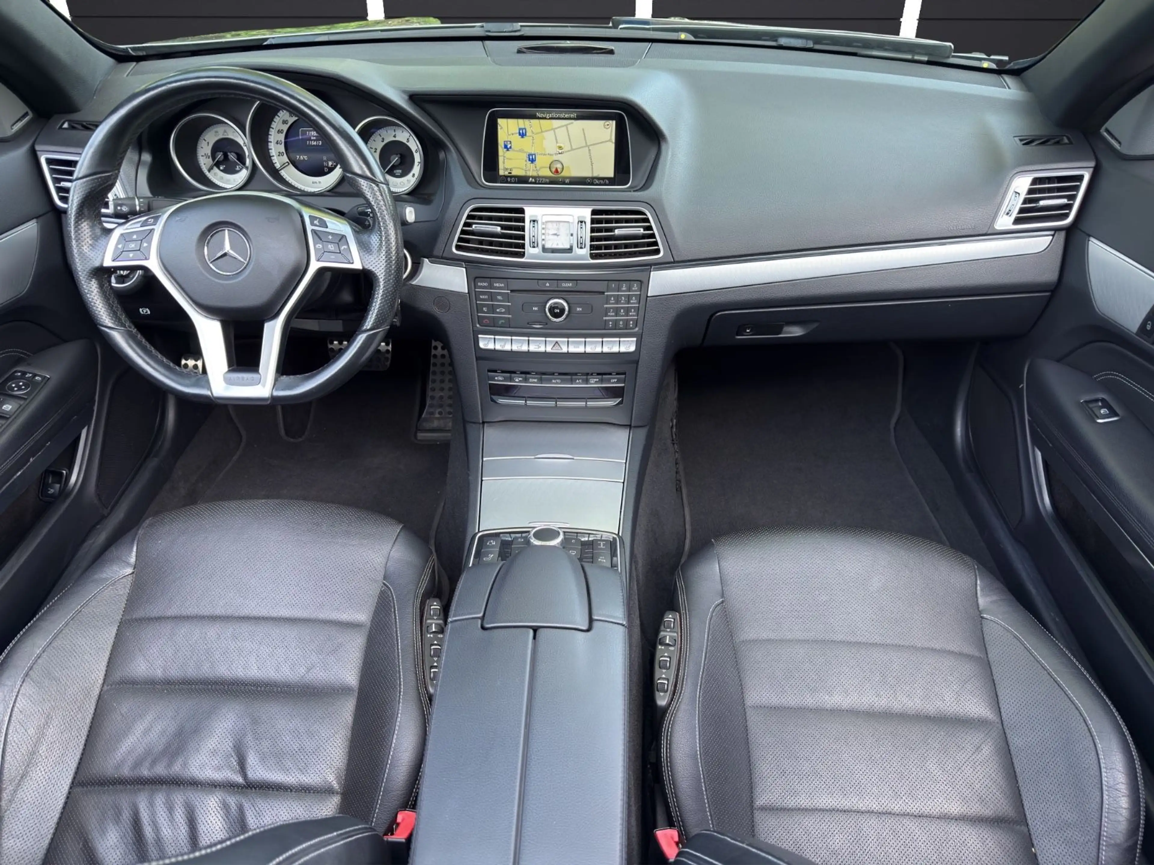 Mercedes-Benz E 250 E250 Cabrio AMG Line LED-NAVI-LEDER-PDC — photo 12