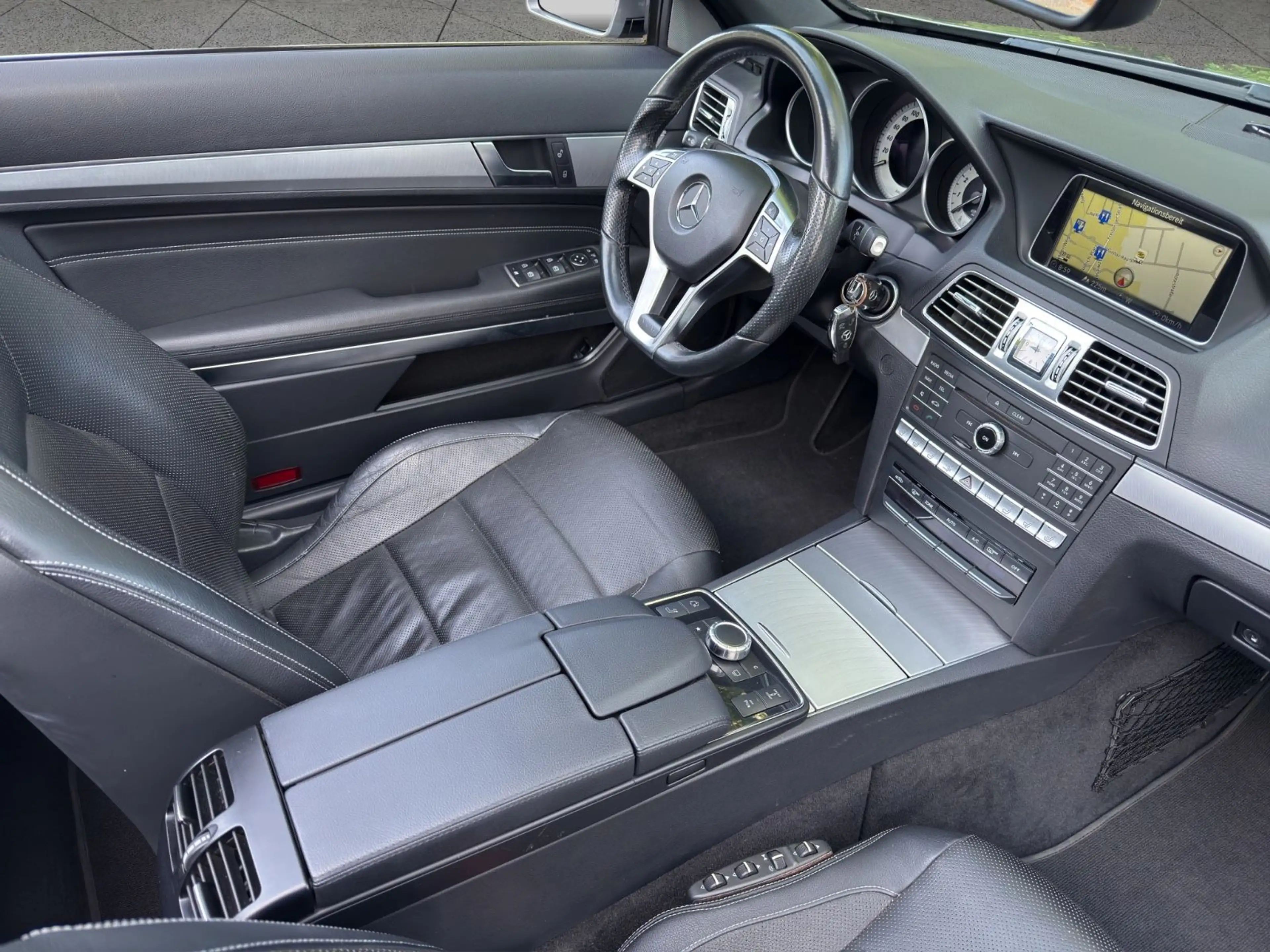 Mercedes-Benz E 250 E250 Cabrio AMG Line LED-NAVI-LEDER-PDC — photo 13