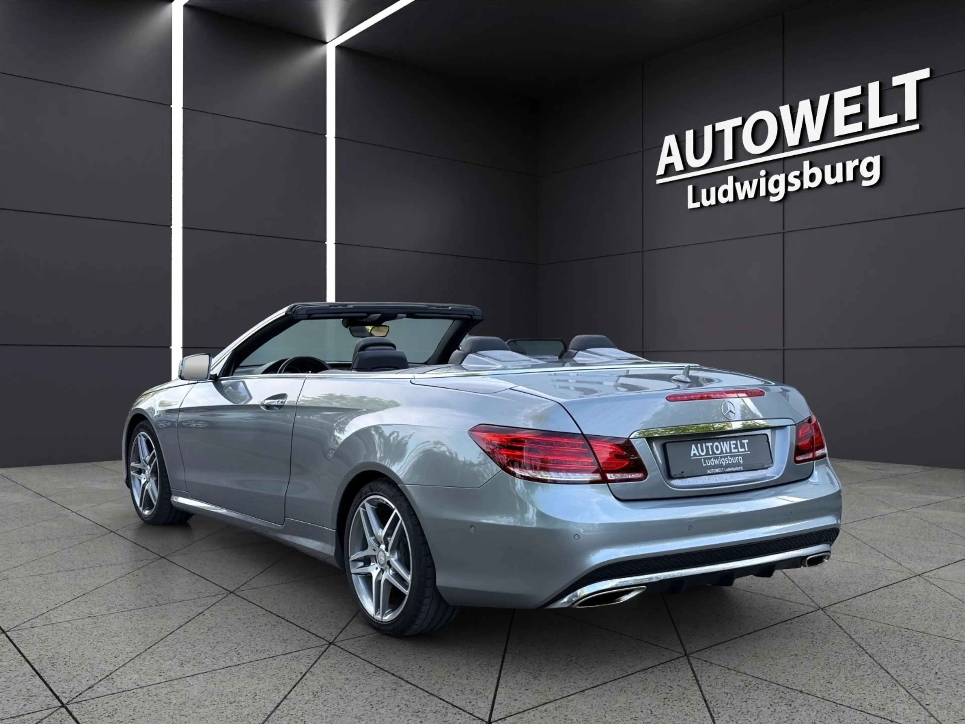 Mercedes-Benz E 250 E250 Cabrio AMG Line LED-NAVI-LEDER-PDC — photo 7