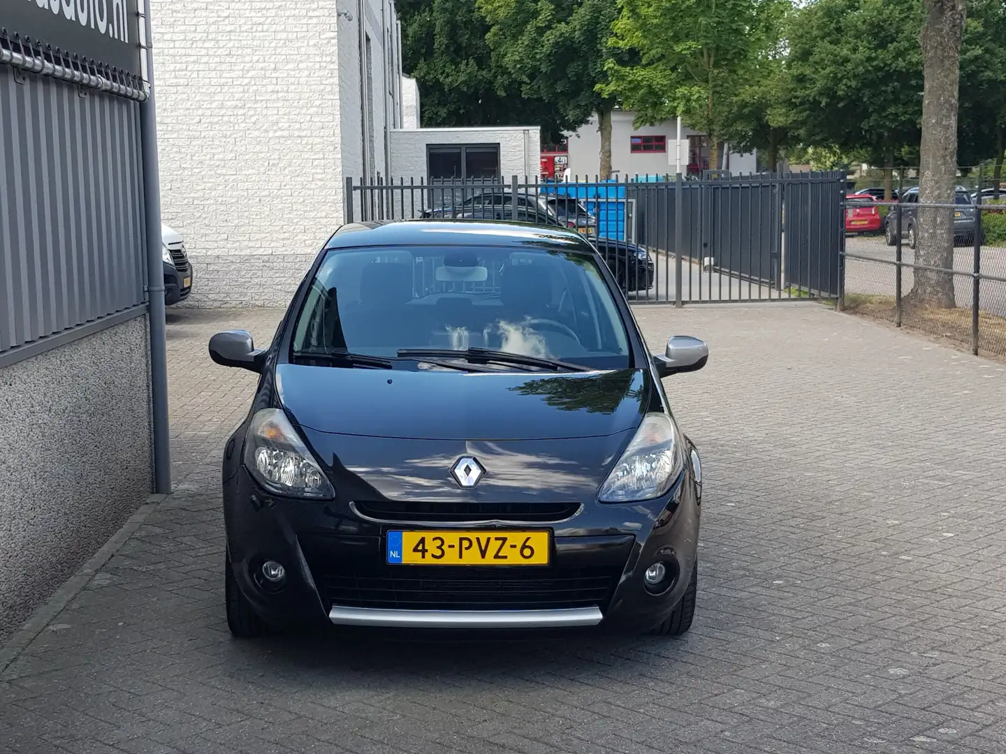 Renault Clio 1.6 20th Anniversary automaat luxe uitvoering 1 ei Zwart - 2