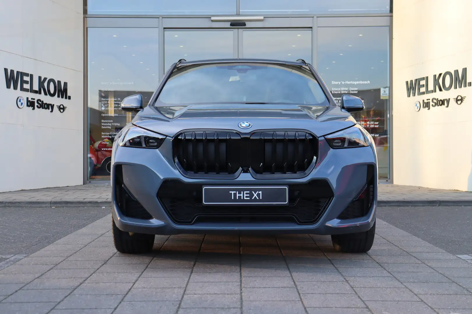 BMW X1 xDrive25e High Executive M Sport Automaat / Trekha Grijs - 2