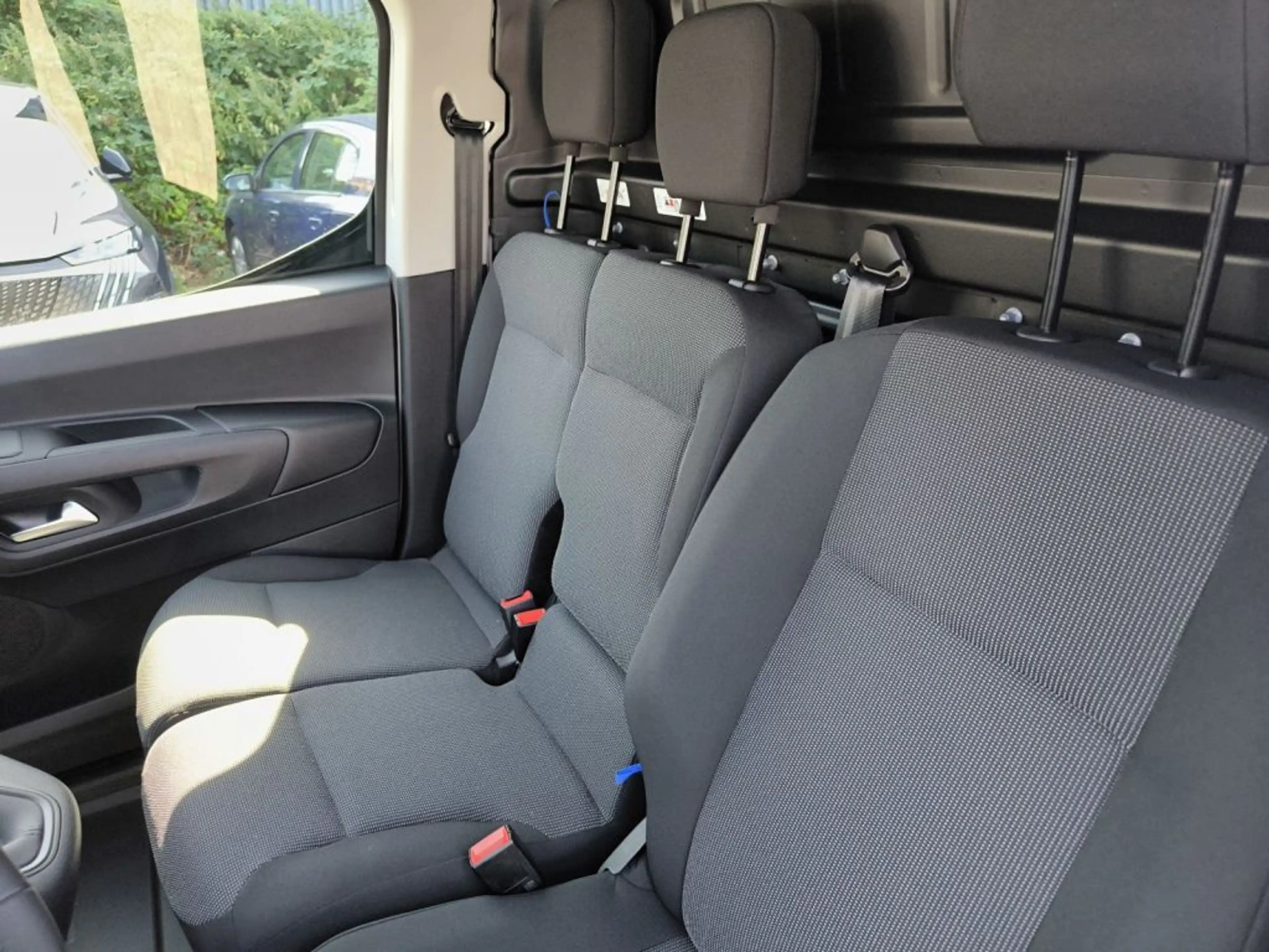 Peugeot Partner 1,5 Diesel 100 M — photo 9