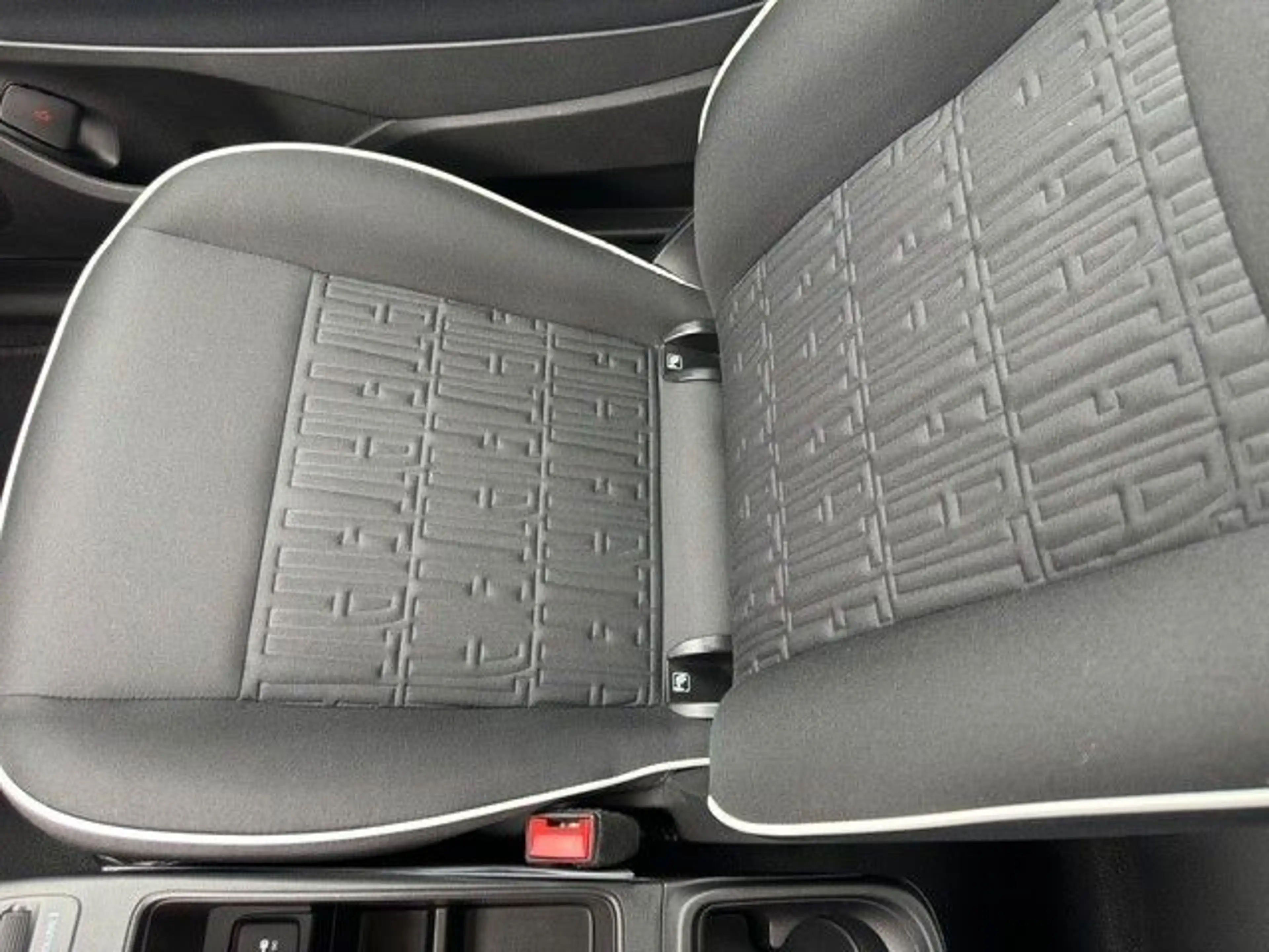 Fiat 500e 42 kWh Basis NAVI KLIMA Bluetooth DAB+ — photo 10