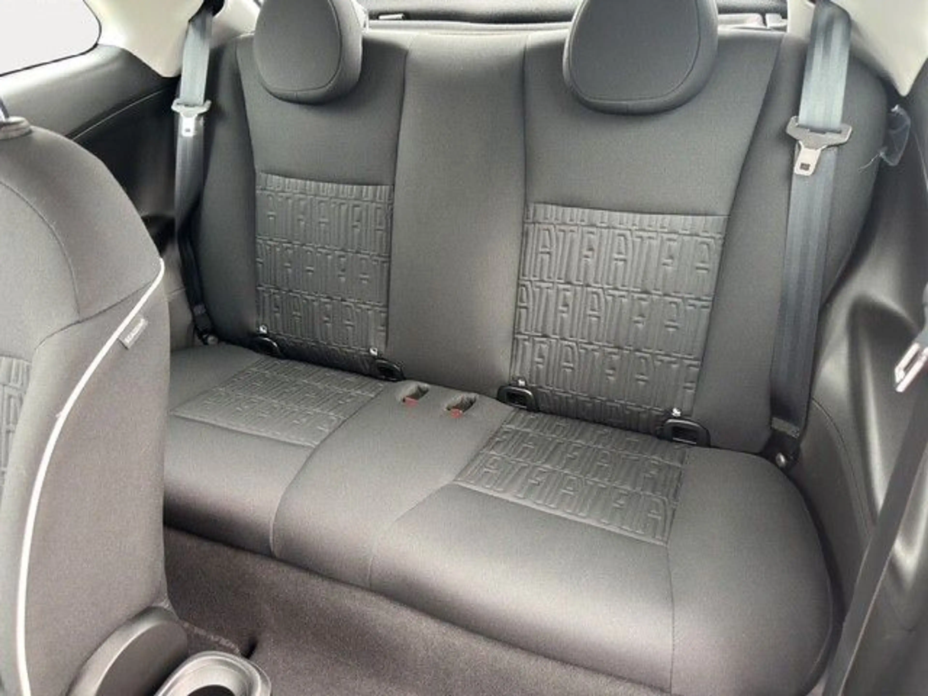 Fiat 500e 42 kWh Basis NAVI KLIMA Bluetooth DAB+ — photo 5