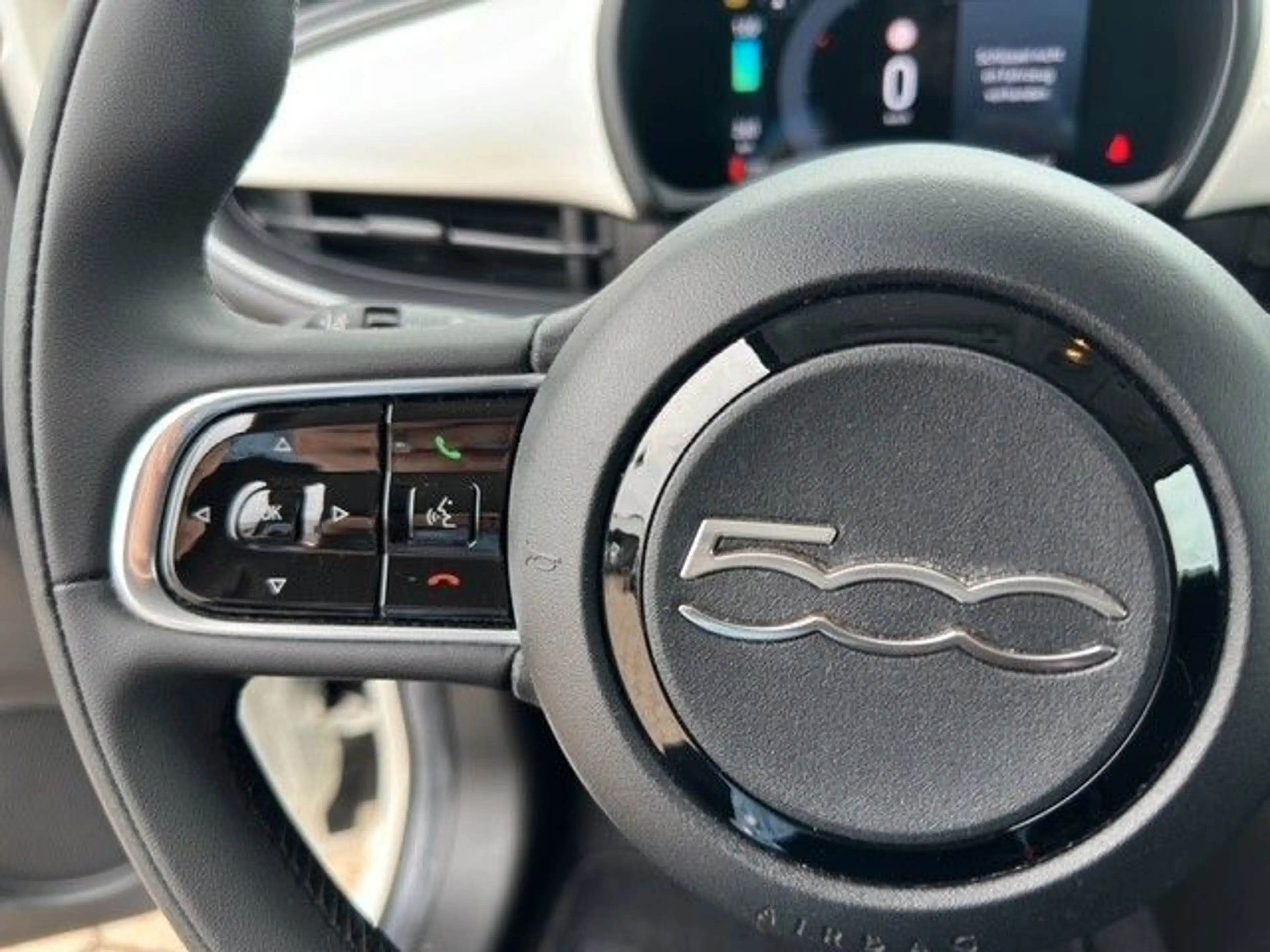 Fiat 500e 42 kWh Basis NAVI KLIMA Bluetooth DAB+ — photo 14